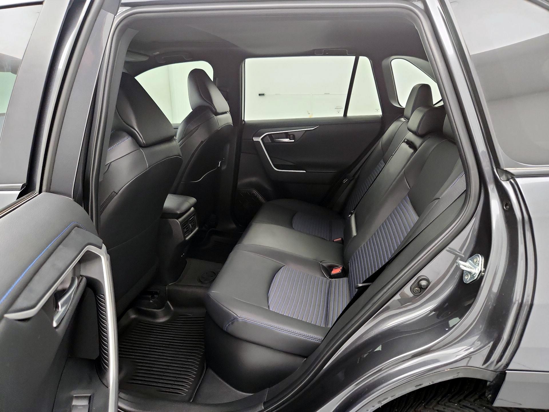 Thumbnail: 2023 Toyota RAV4 - 20