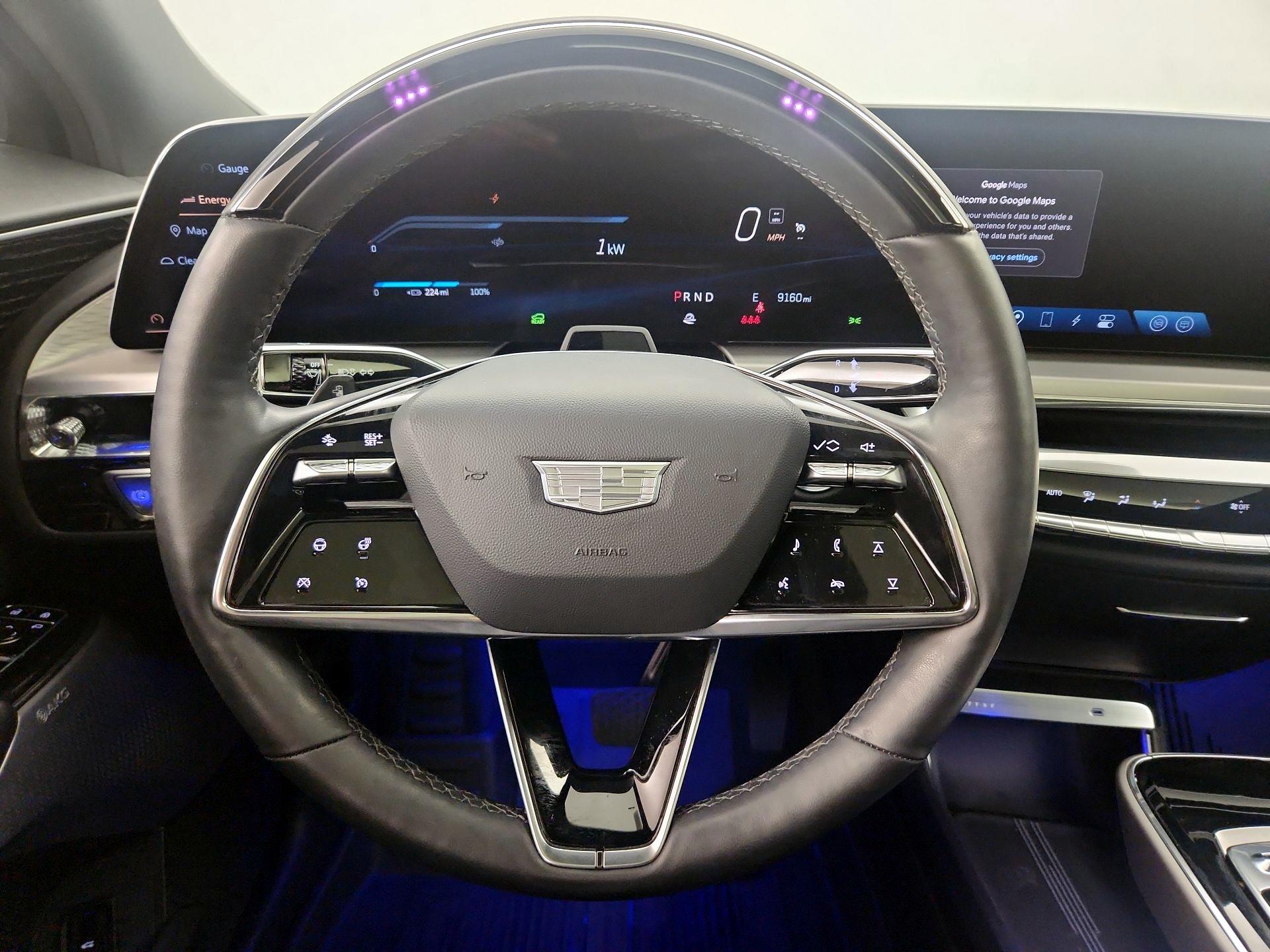 Thumbnail: 2023 Cadillac Lyriq - 10