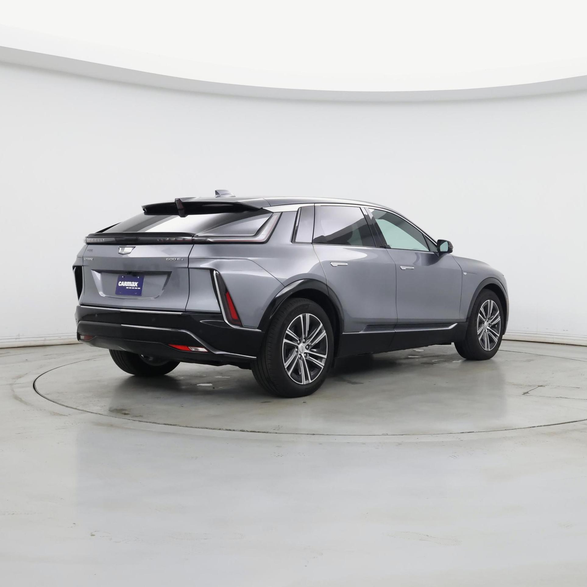 Thumbnail: 2023 Cadillac Lyriq - 8