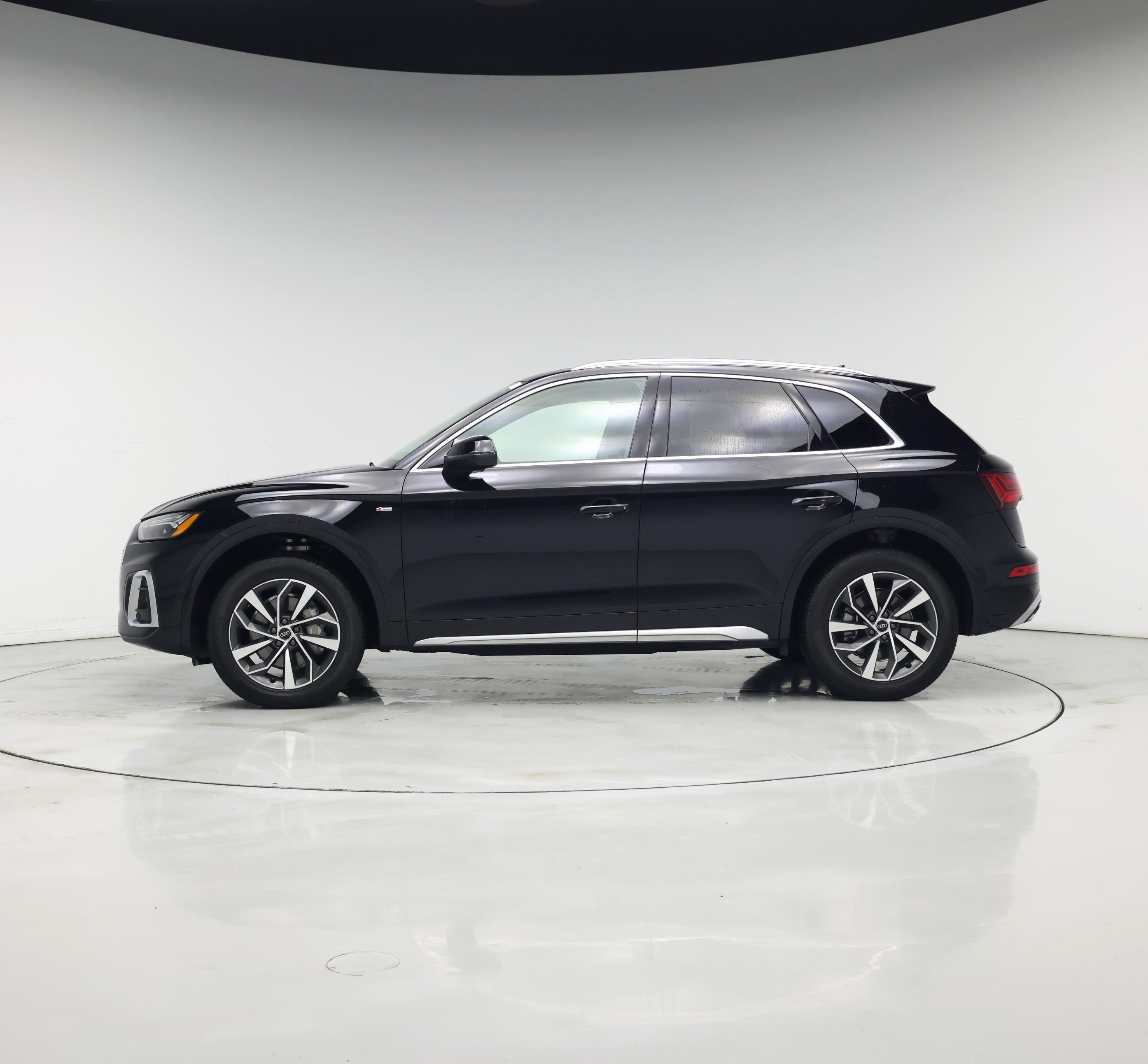 Thumbnail: 2023 Audi Q5 - 3