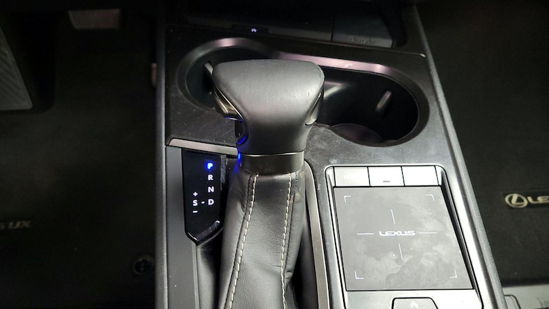 2022 Lexus UX 250h 16