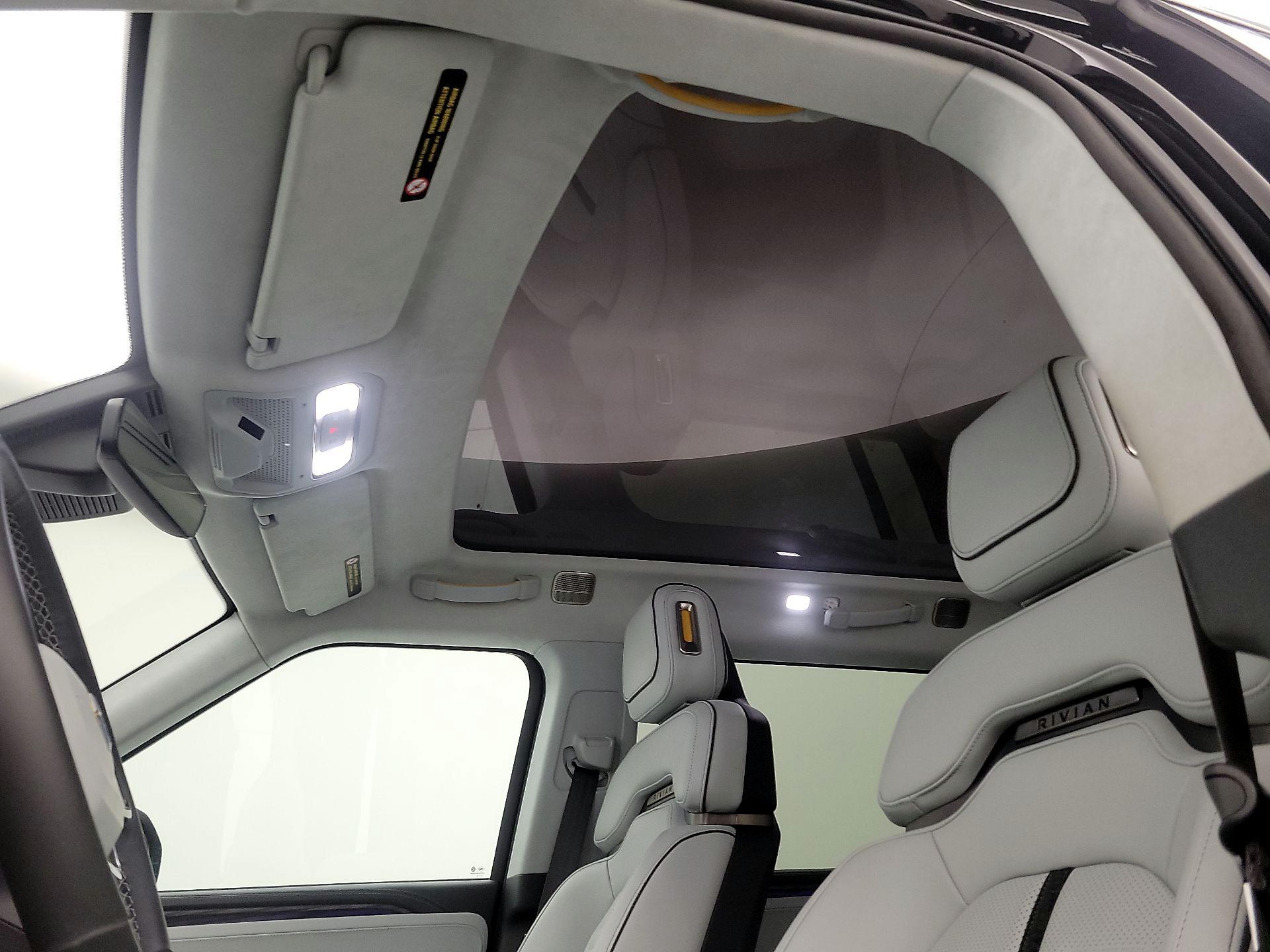 Thumbnail: 2023 Rivian R1S - 17