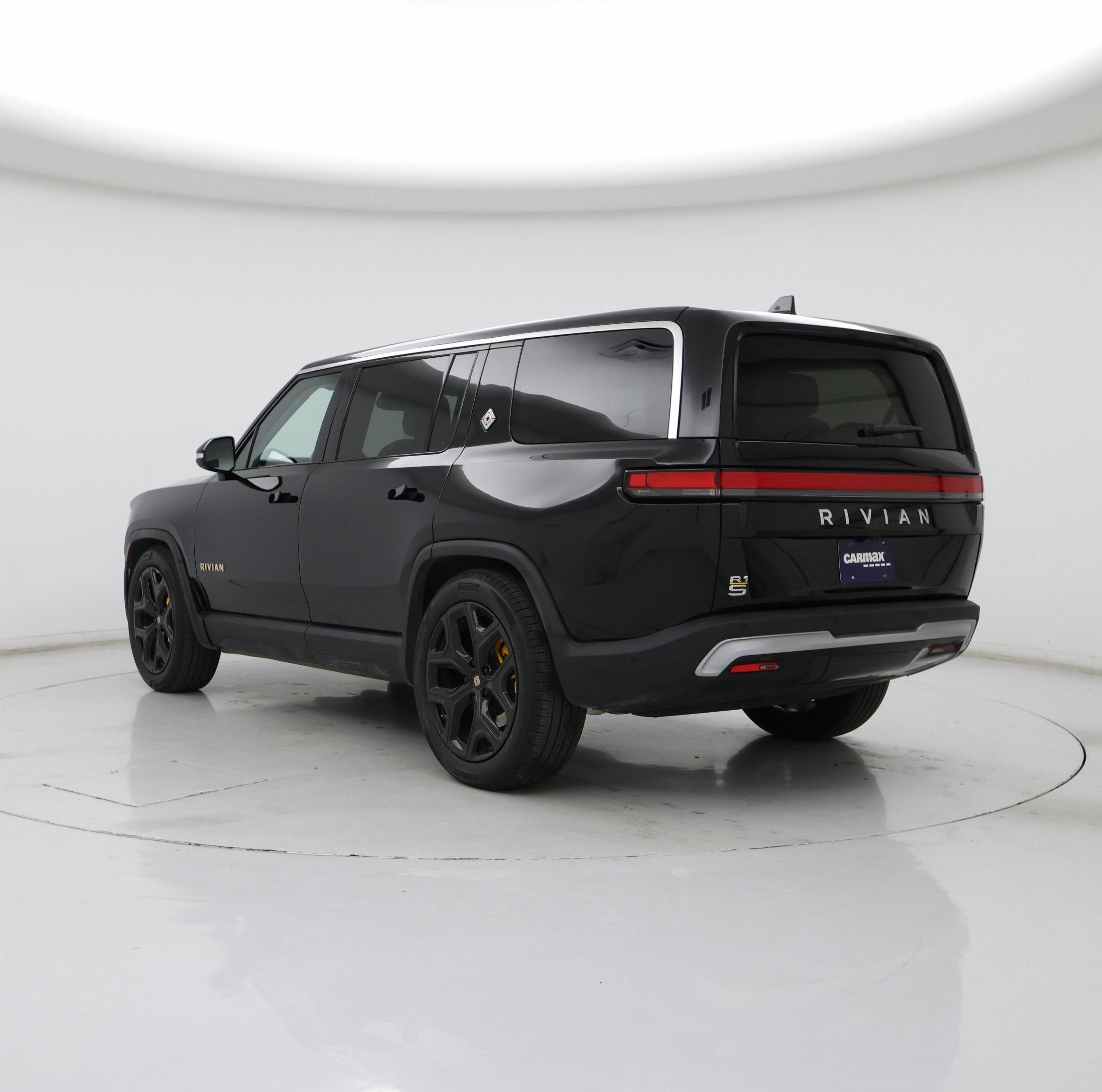 Thumbnail: 2023 Rivian R1S - 2