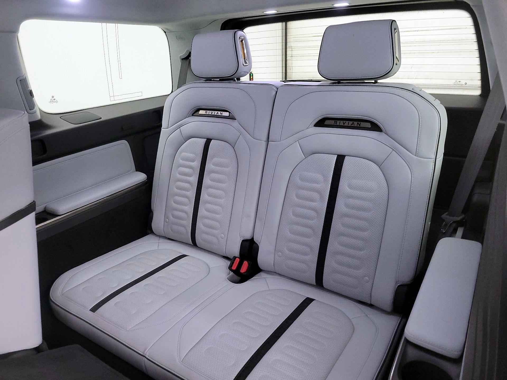 Thumbnail: 2023 Rivian R1S - 19