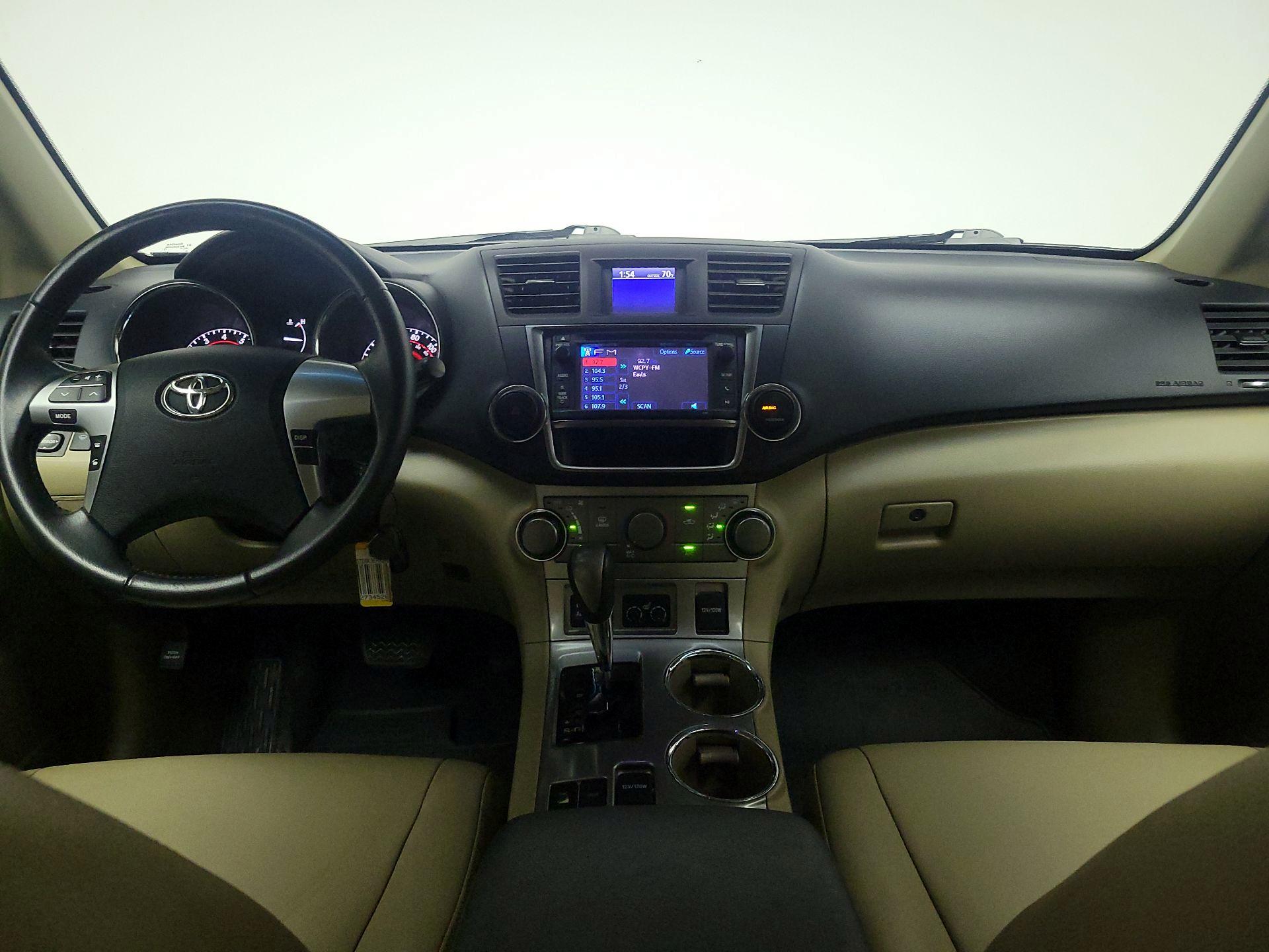 Thumbnail: 2013 Toyota Highlander - 9