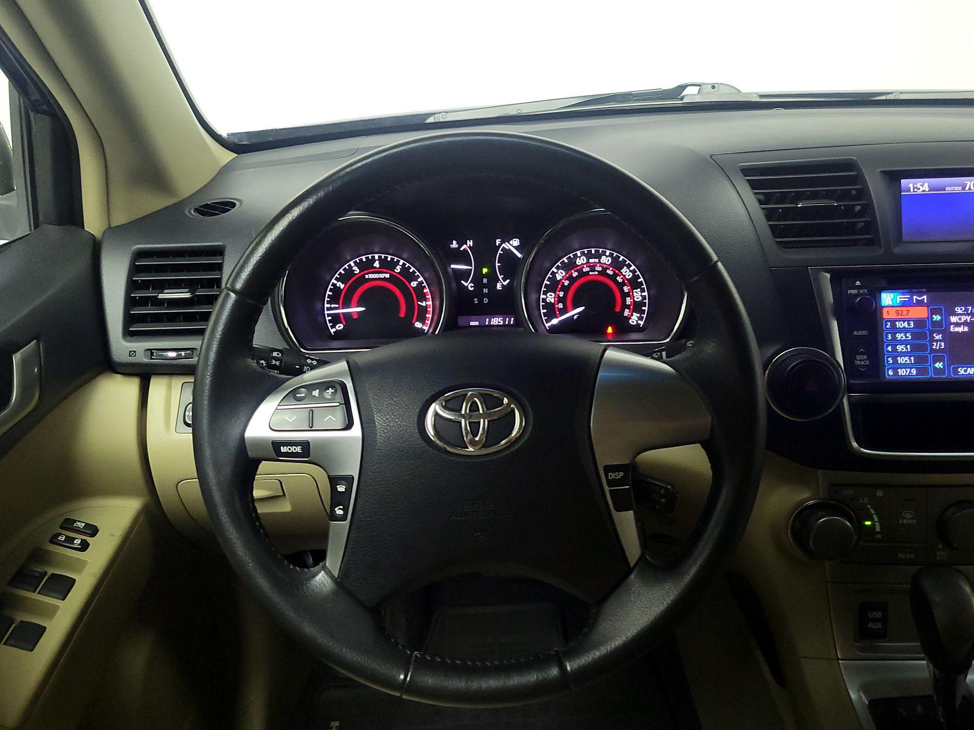 Thumbnail: 2013 Toyota Highlander - 10