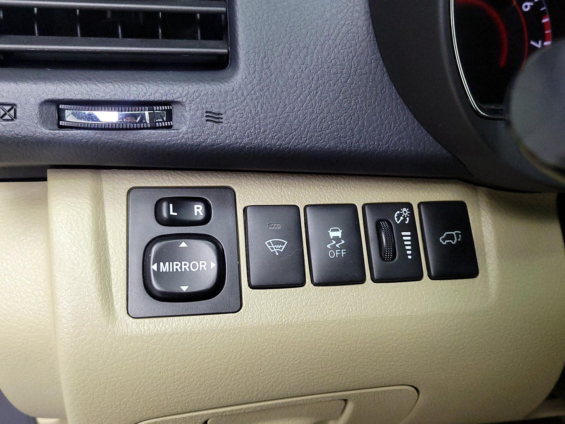 Thumbnail: 2013 Toyota Highlander - 13