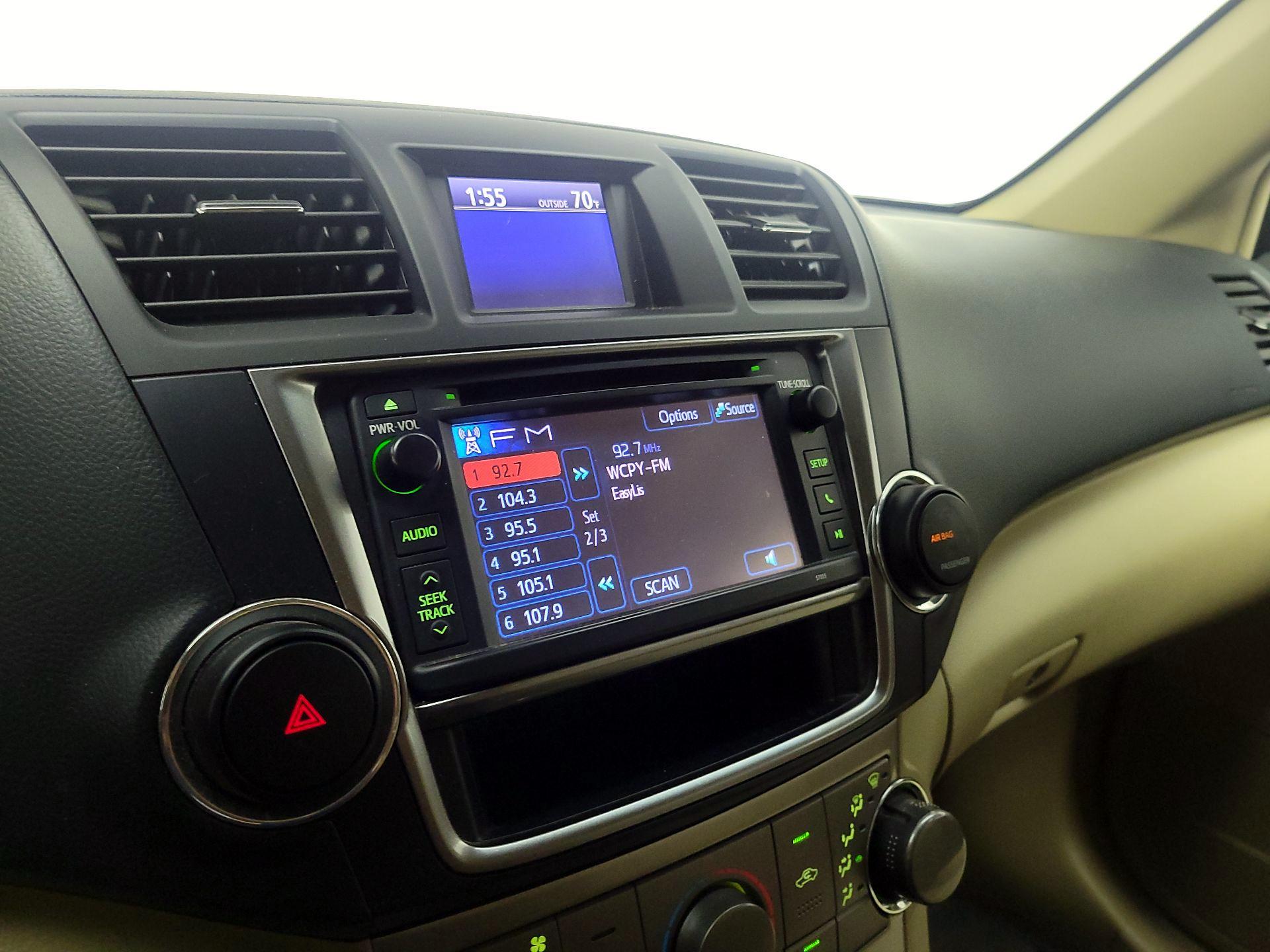Thumbnail: 2013 Toyota Highlander - 15