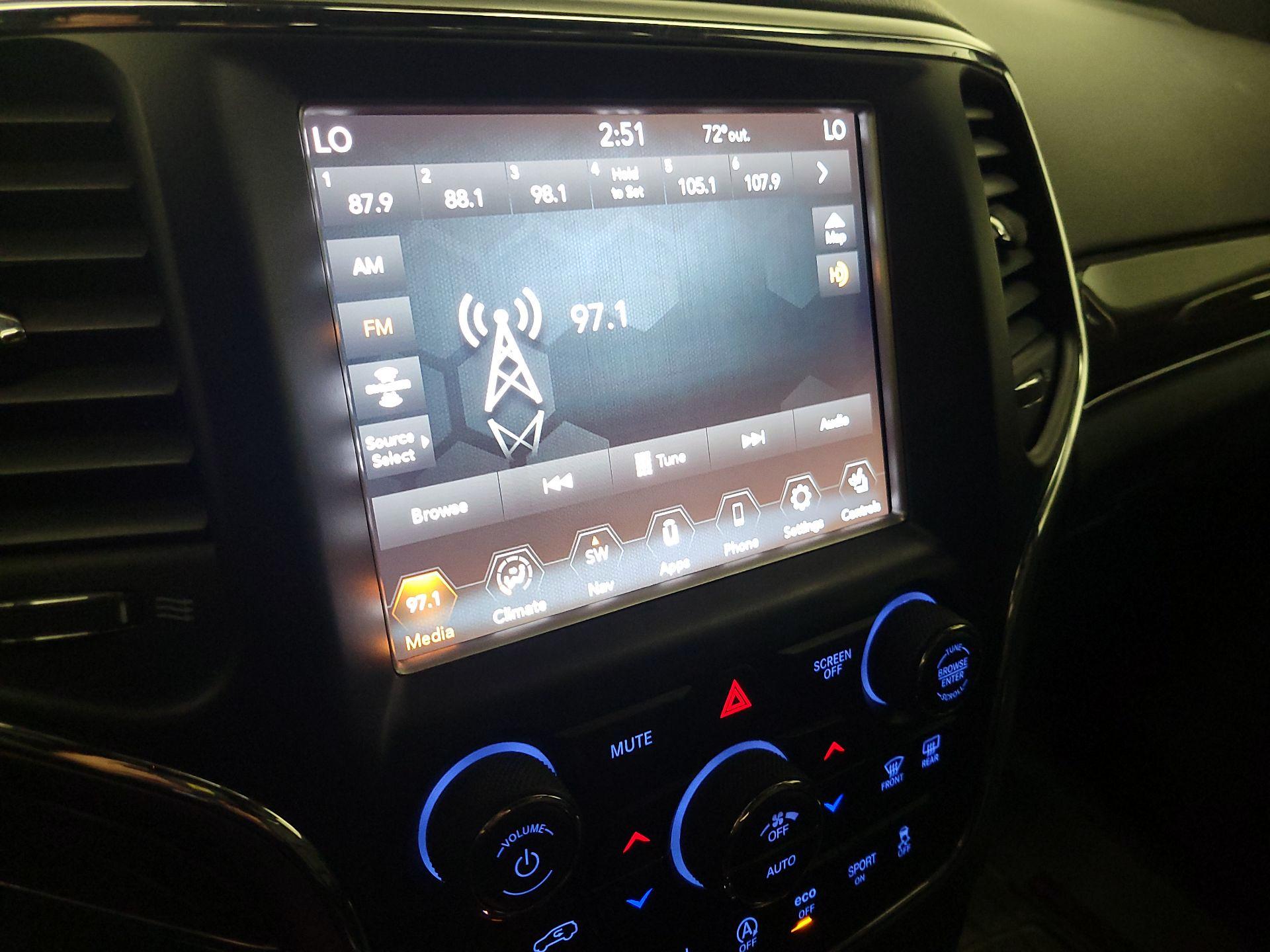 Thumbnail: 2018 Jeep Grand Cherokee - 16