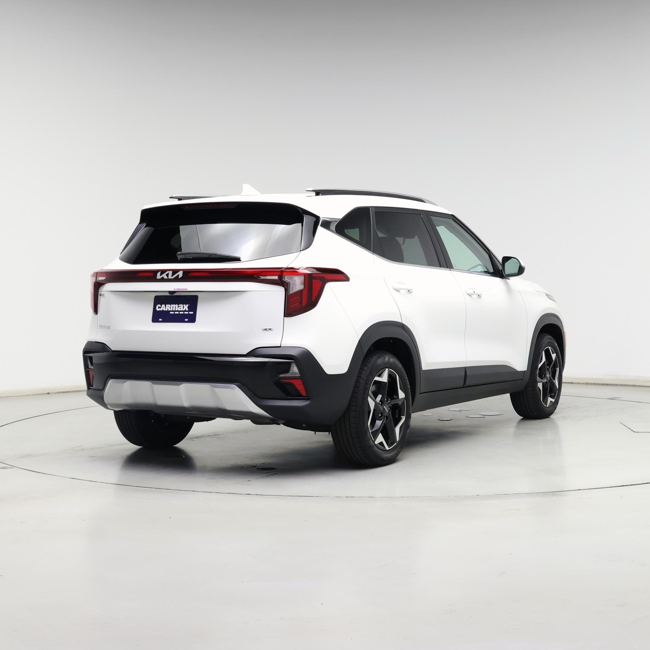 Thumbnail: 2024 Kia Seltos - 8