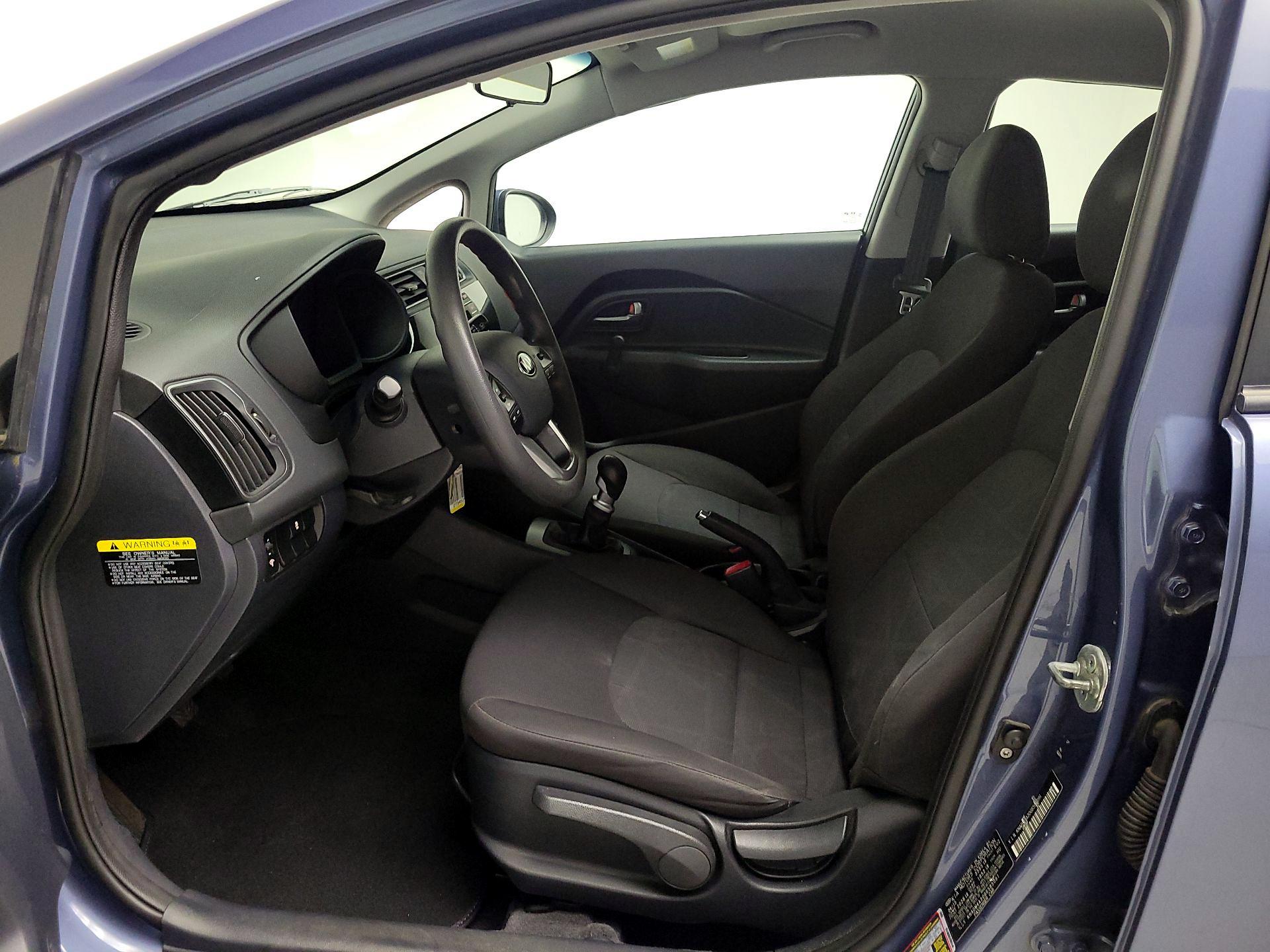 Thumbnail: 2016 Kia Rio - 11