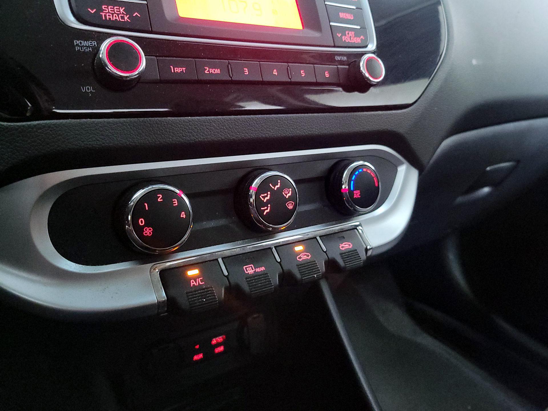 Thumbnail: 2016 Kia Rio - 15