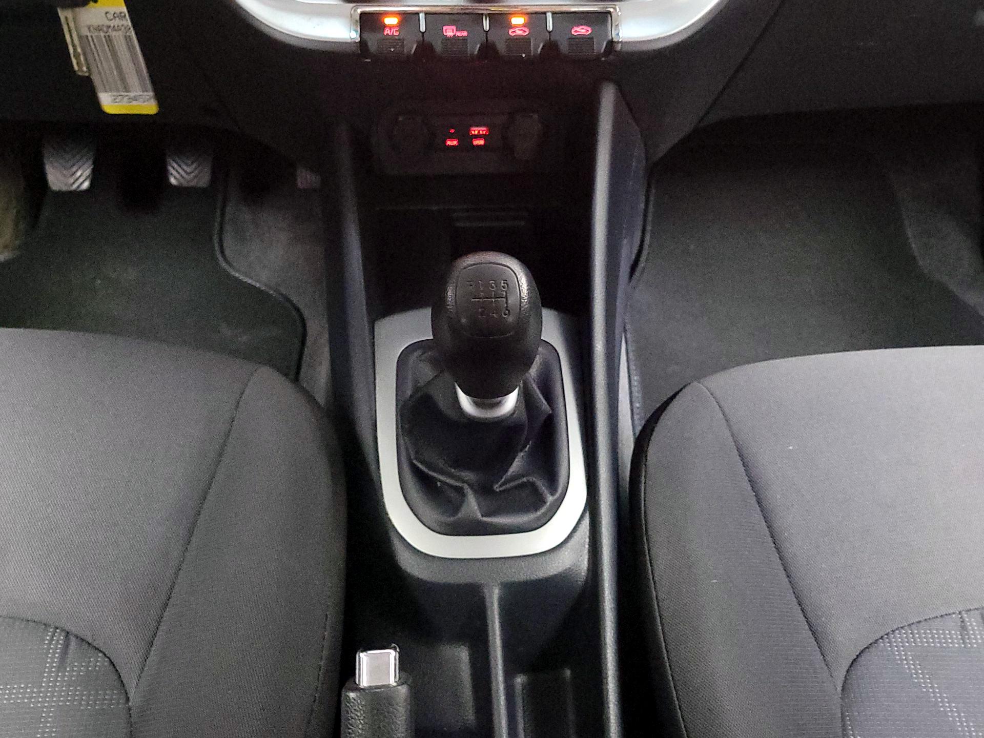 Thumbnail: 2016 Kia Rio - 16