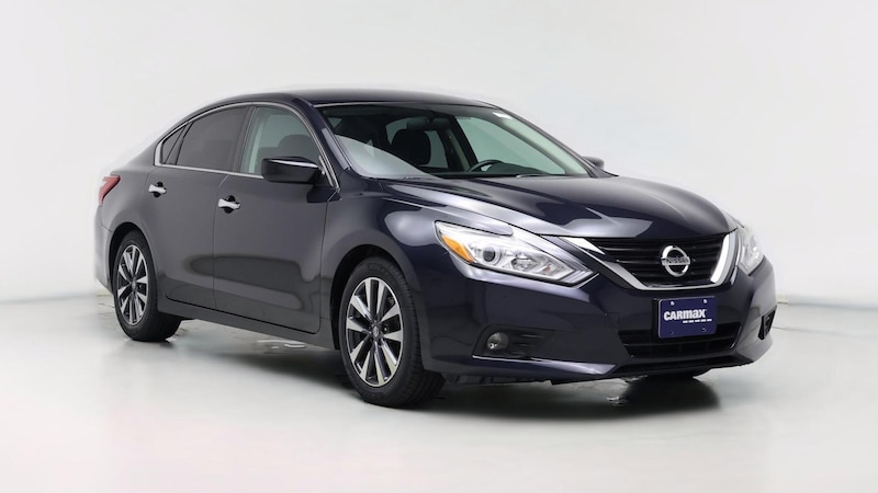 2017 Nissan Altima SV Hero Image