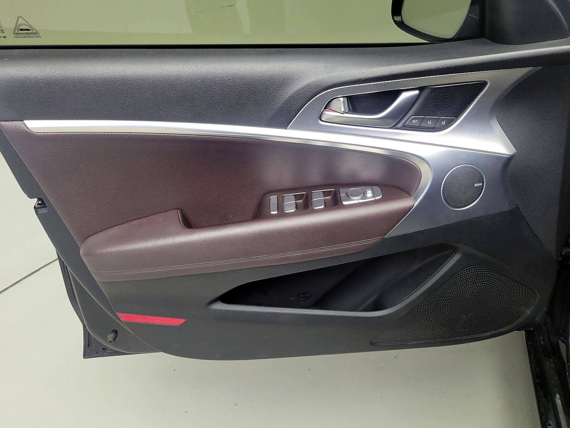Thumbnail: 2022 Genesis G70 - 12