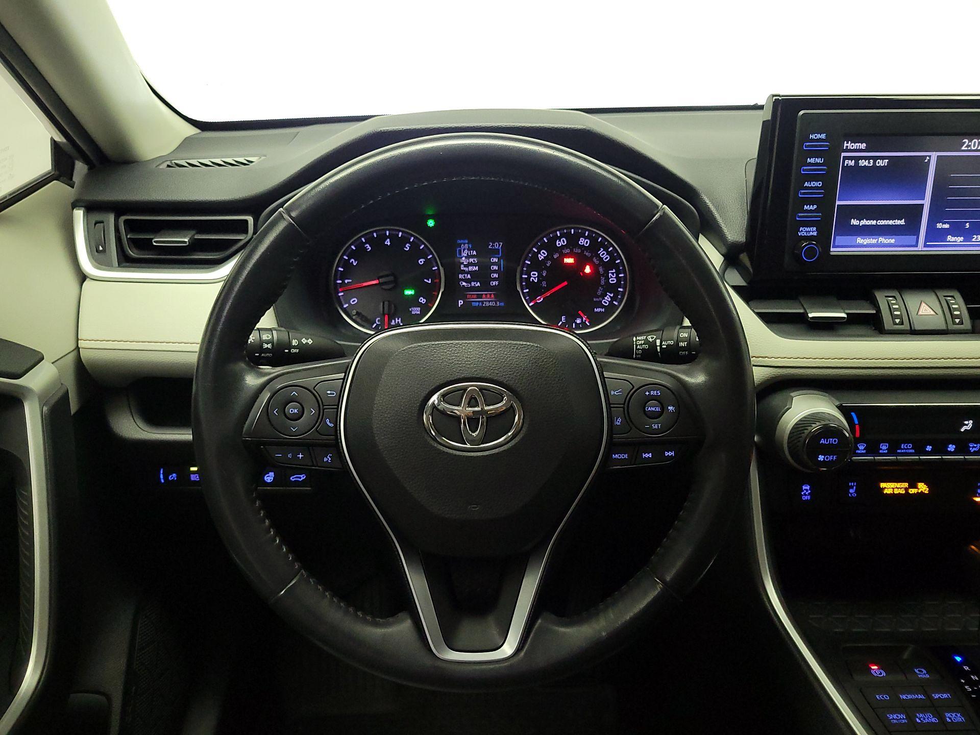 Thumbnail: 2019 Toyota RAV4 - 10