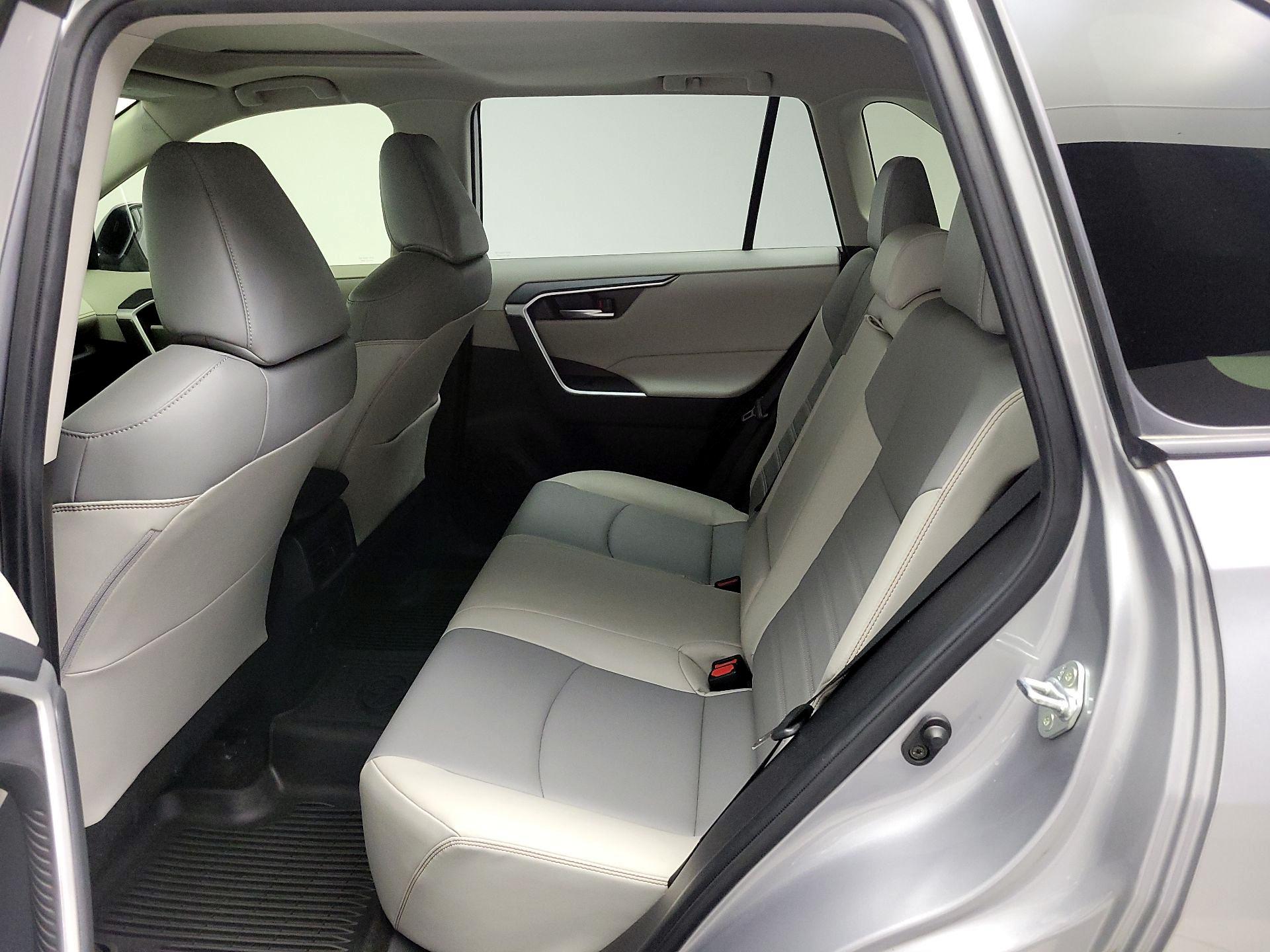 Thumbnail: 2019 Toyota RAV4 - 20