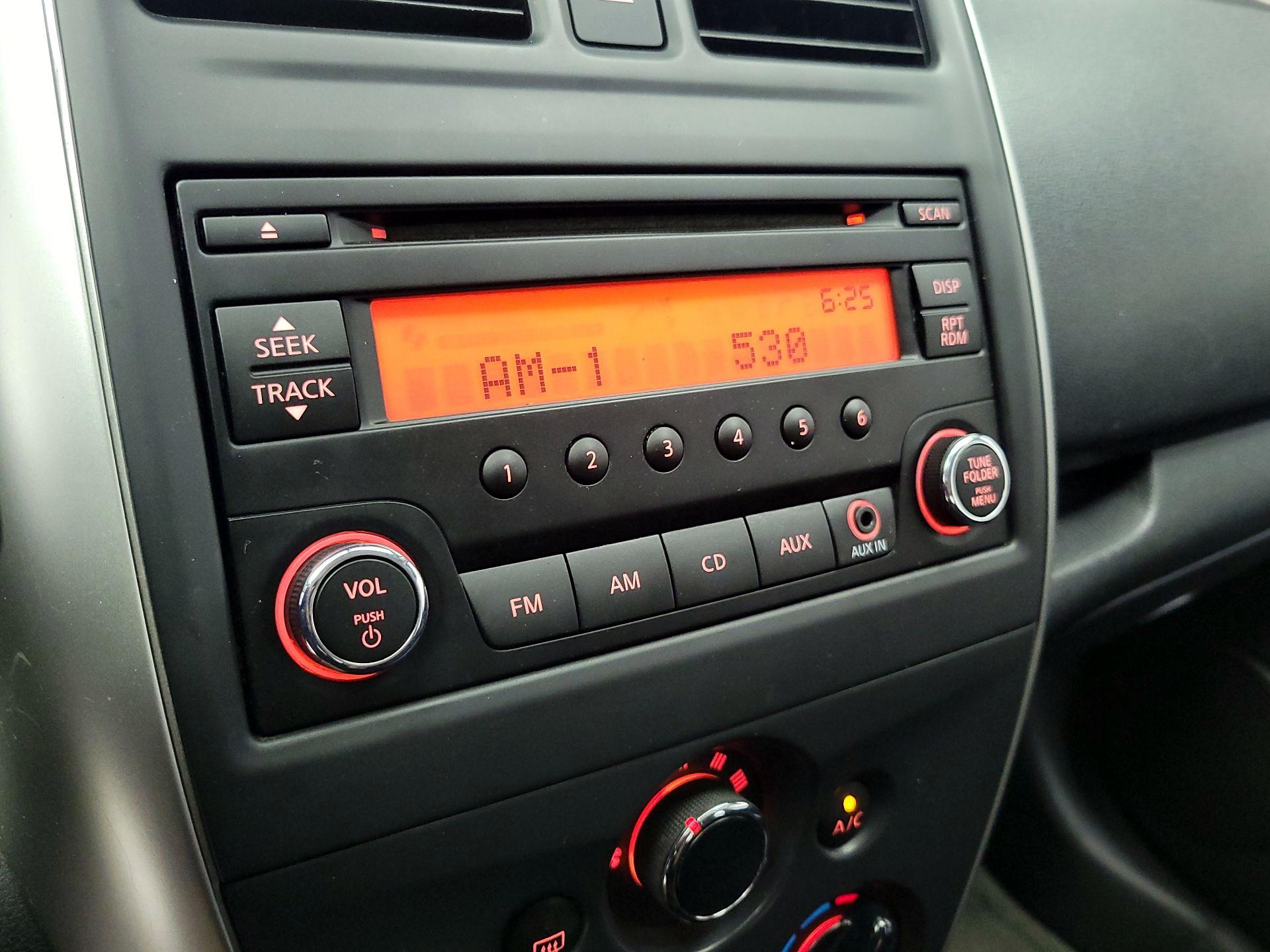 Thumbnail: 2015 Nissan Versa Note - 14