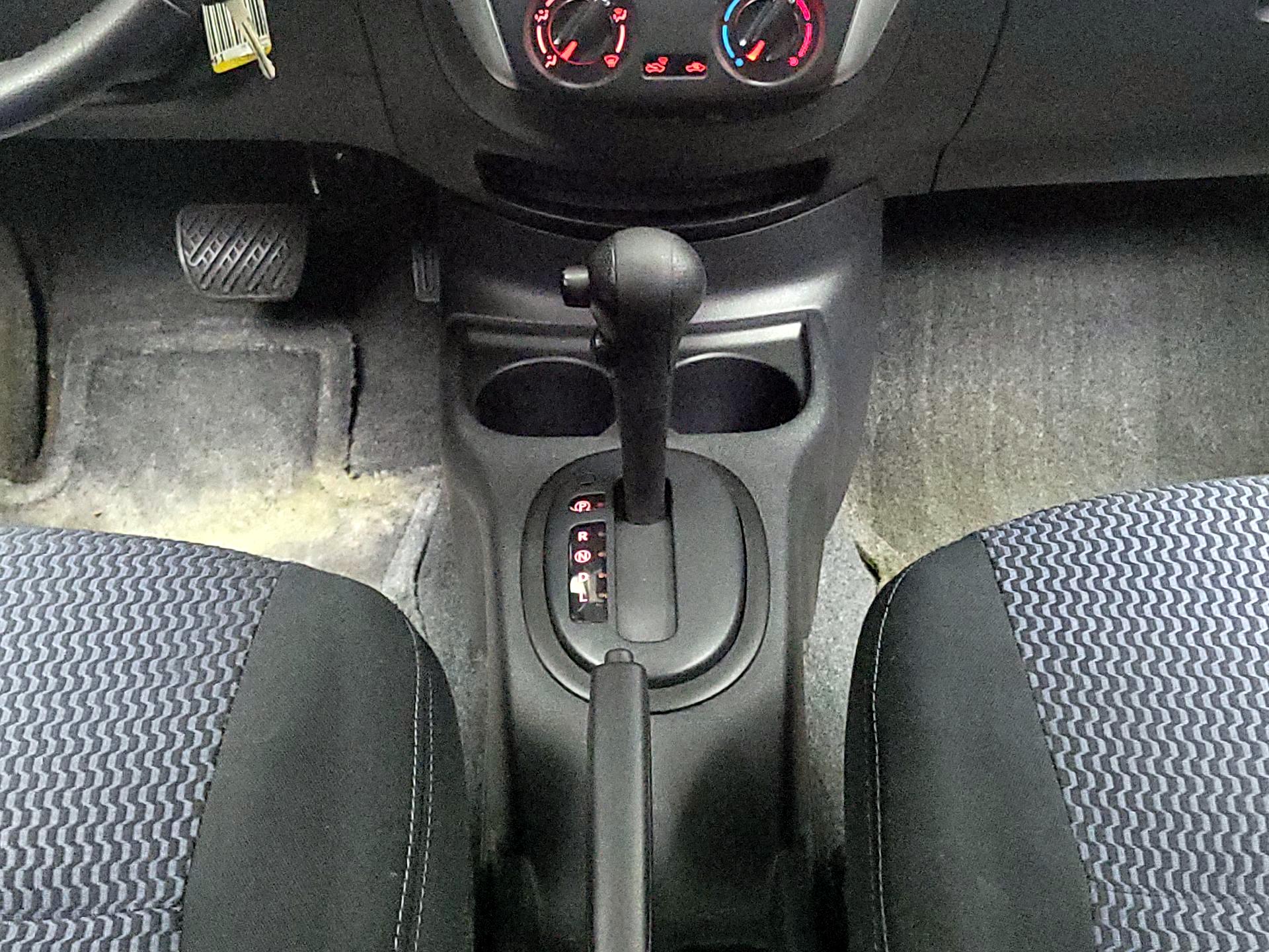 Thumbnail: 2015 Nissan Versa Note - 16