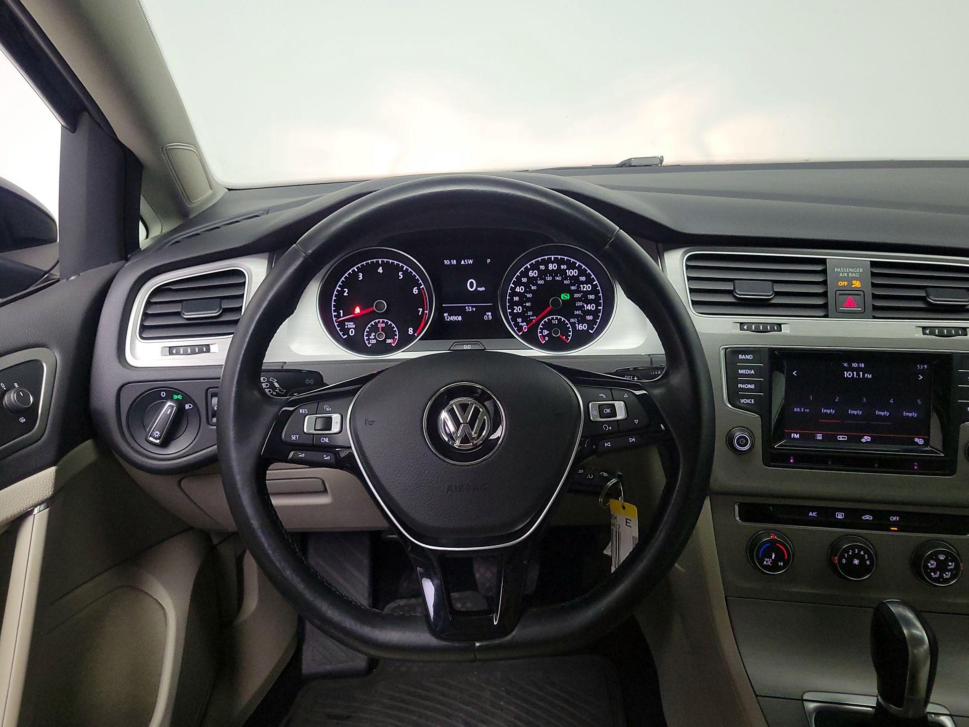 Thumbnail: 2015 Volkswagen Golf - 10