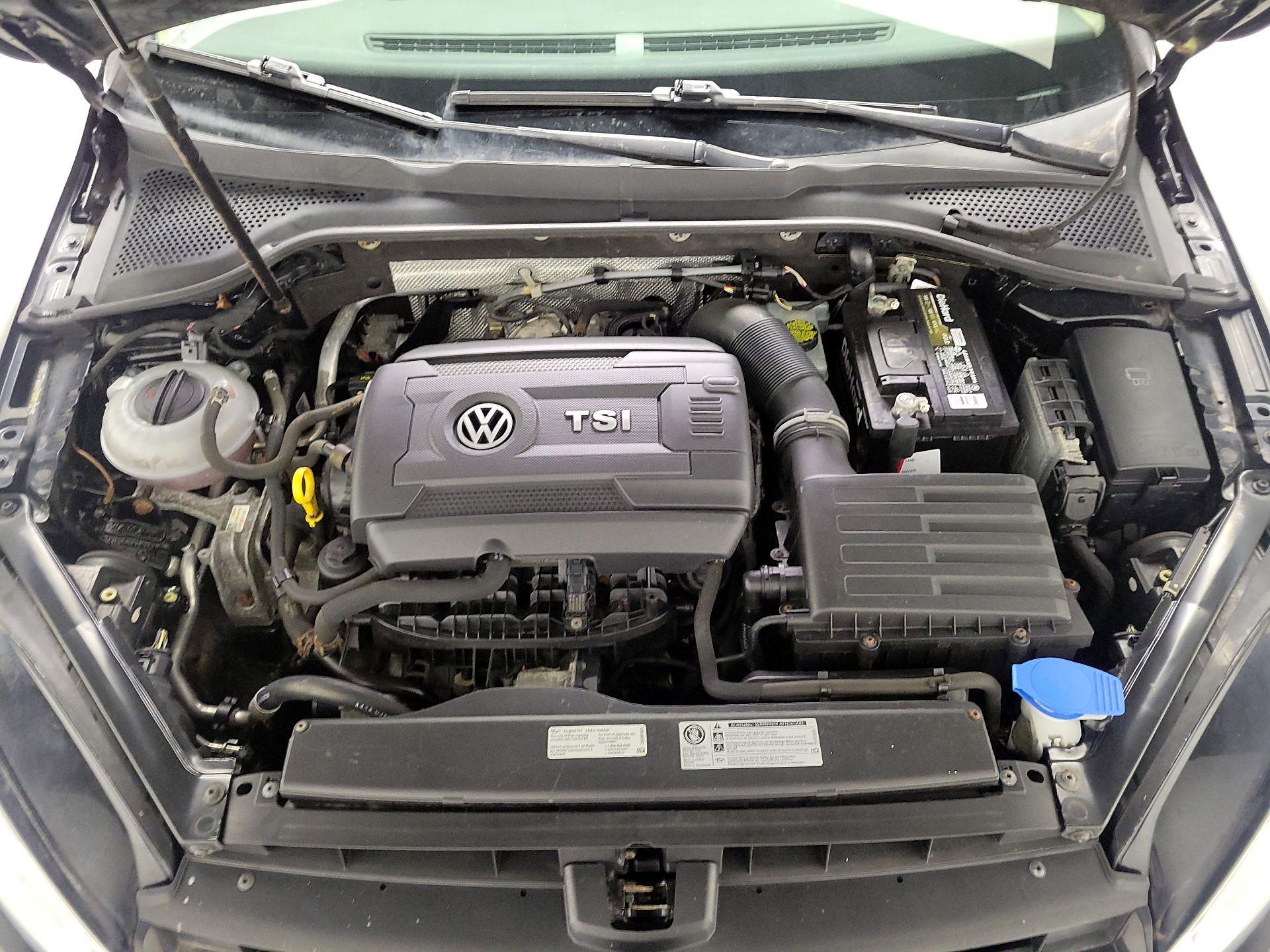 Thumbnail: 2015 Volkswagen Golf - 19