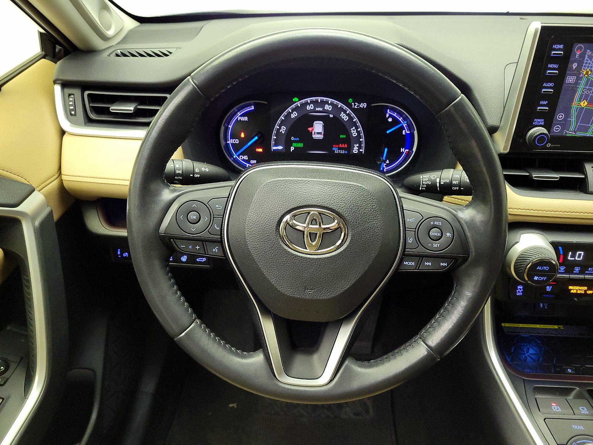 Thumbnail: 2019 Toyota RAV4 - 10