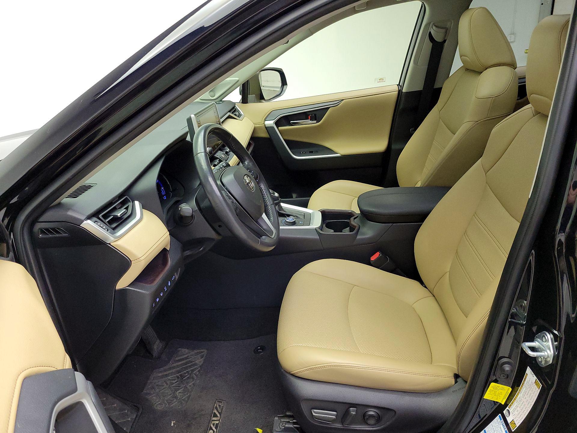 Thumbnail: 2019 Toyota RAV4 - 11