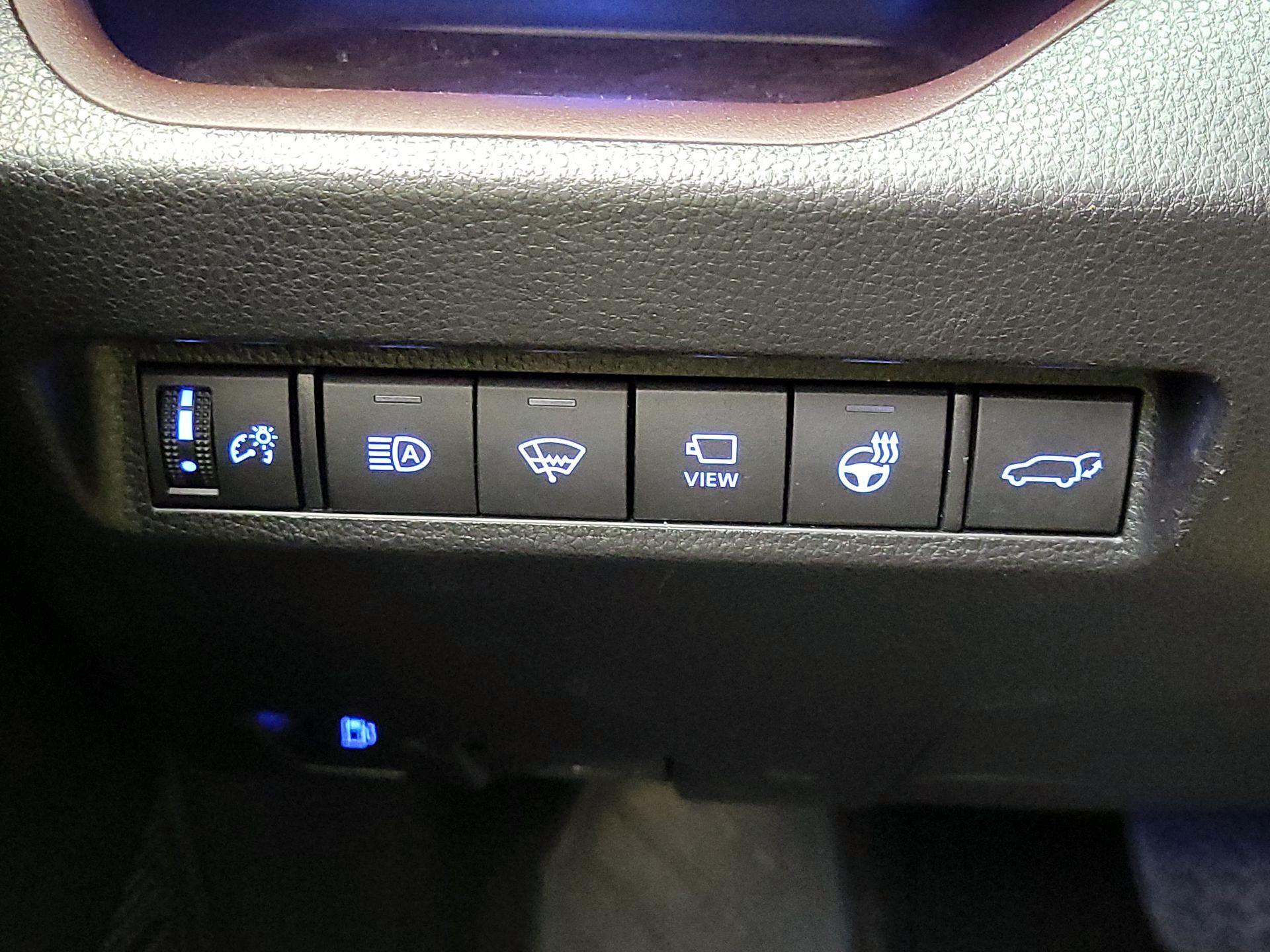 Thumbnail: 2019 Toyota RAV4 - 13