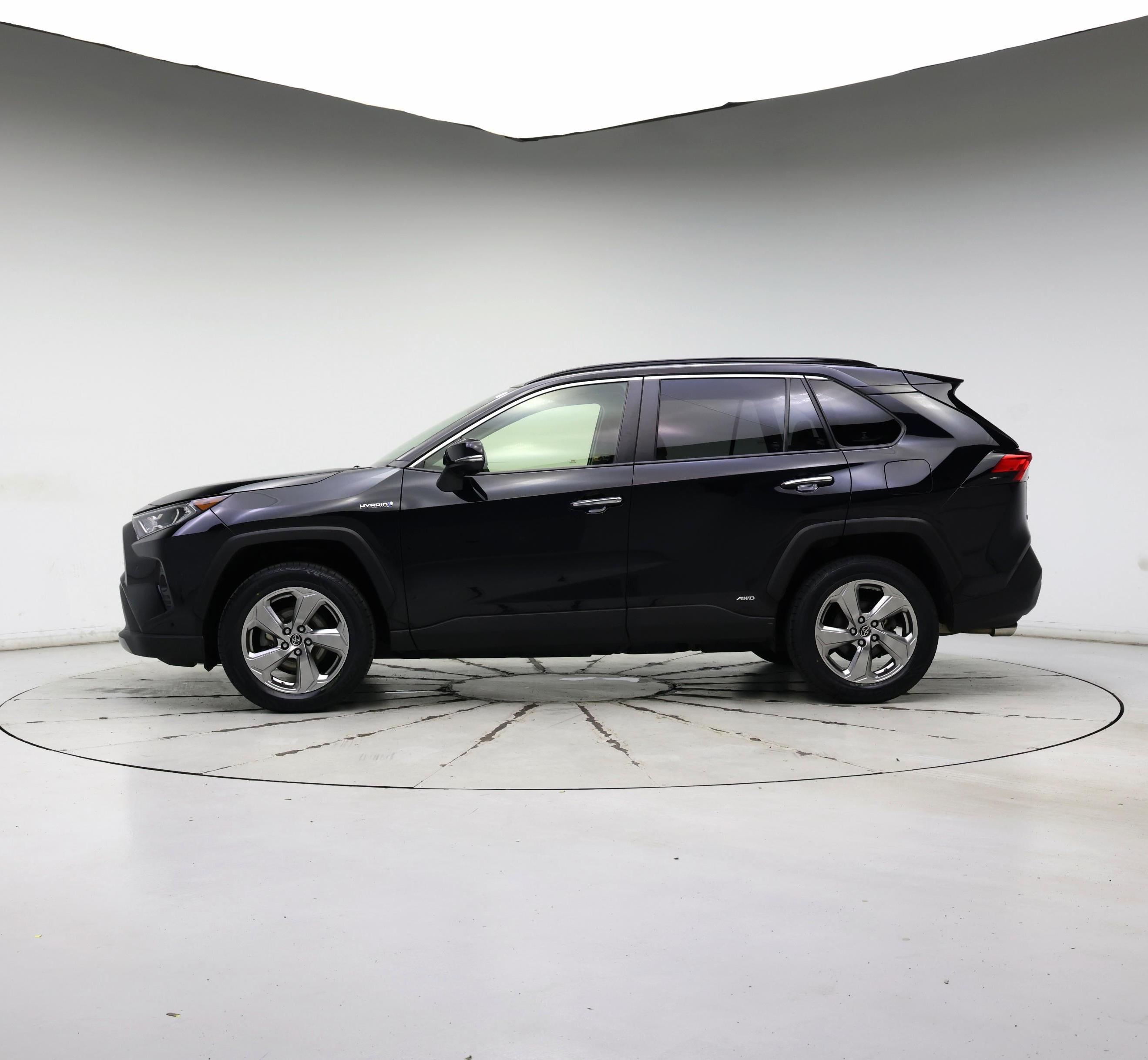 Thumbnail: 2019 Toyota RAV4 - 3
