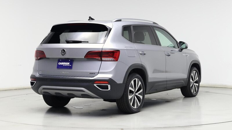 2022 Volkswagen Taos SE 8