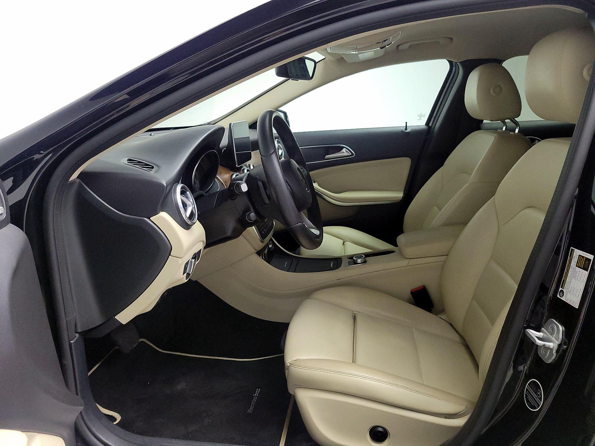 Thumbnail: 2016 Mercedes-Benz GLA - 11