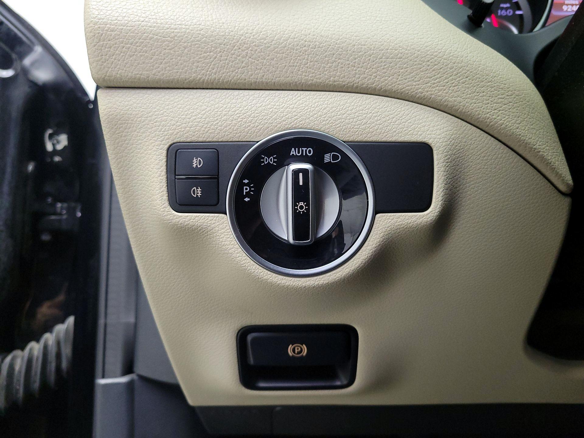 Thumbnail: 2016 Mercedes-Benz GLA - 13
