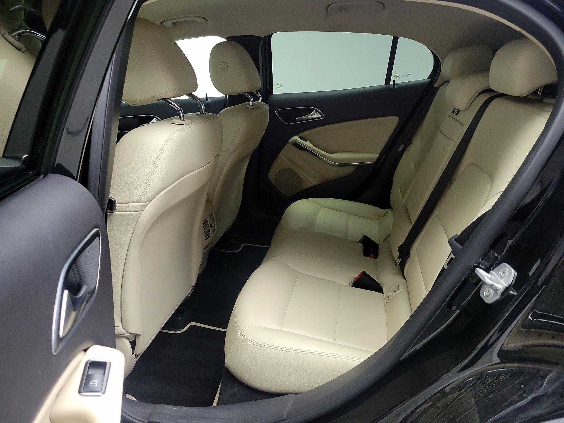 Thumbnail: 2016 Mercedes-Benz GLA - 20