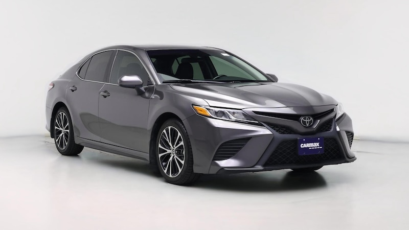 2020 Toyota Camry SE Hero Image