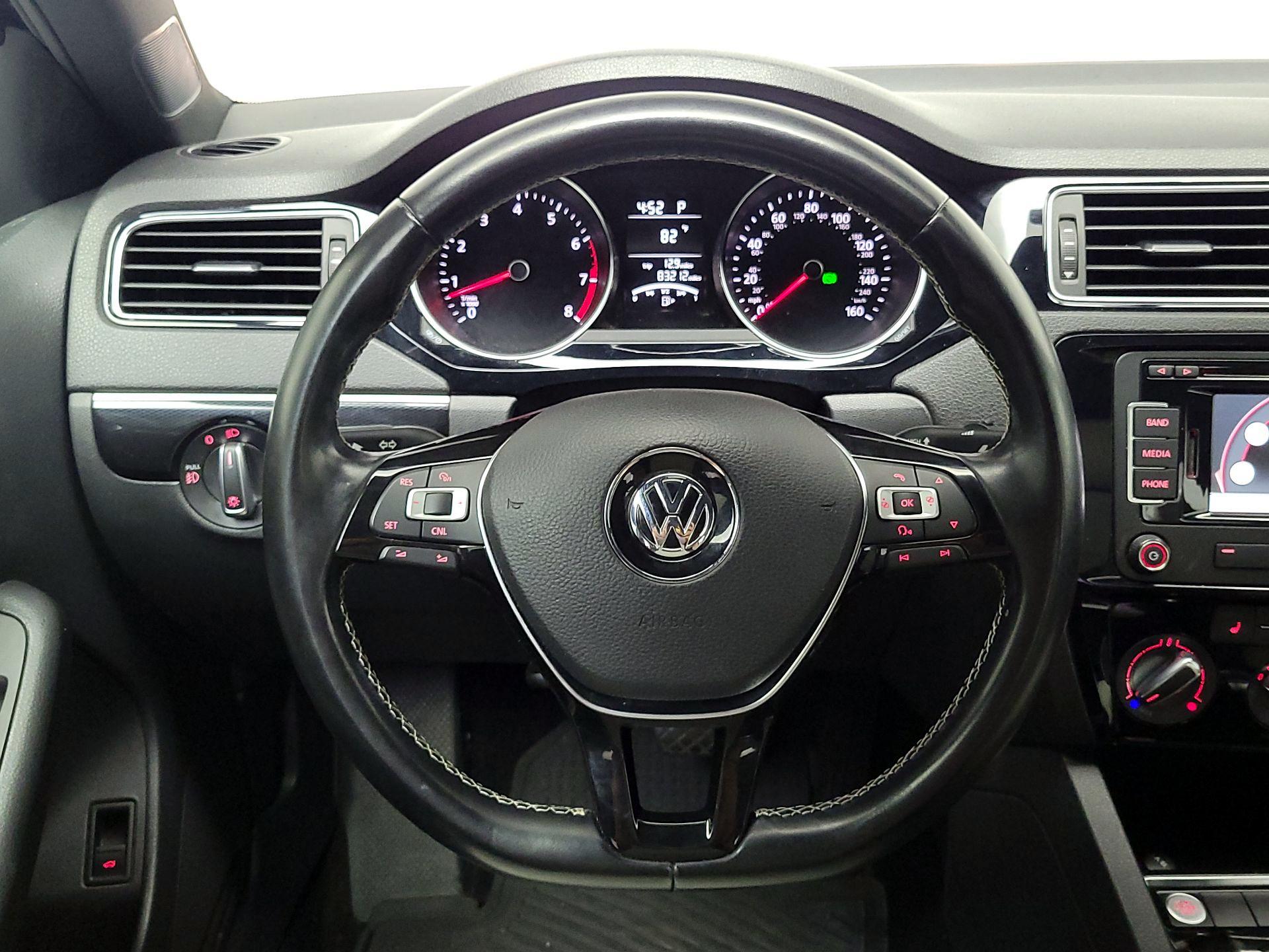 Thumbnail: 2015 Volkswagen Jetta - 10