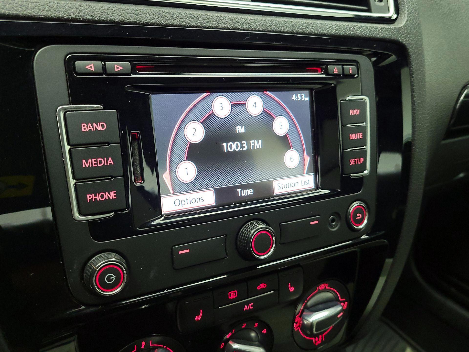 Thumbnail: 2015 Volkswagen Jetta - 16