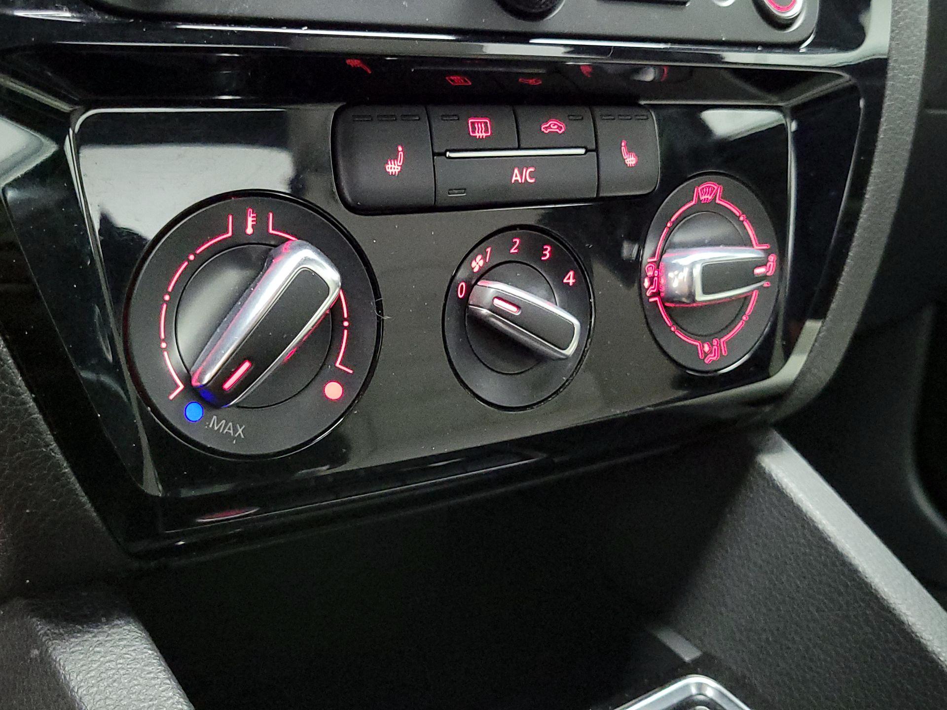 Thumbnail: 2015 Volkswagen Jetta - 17