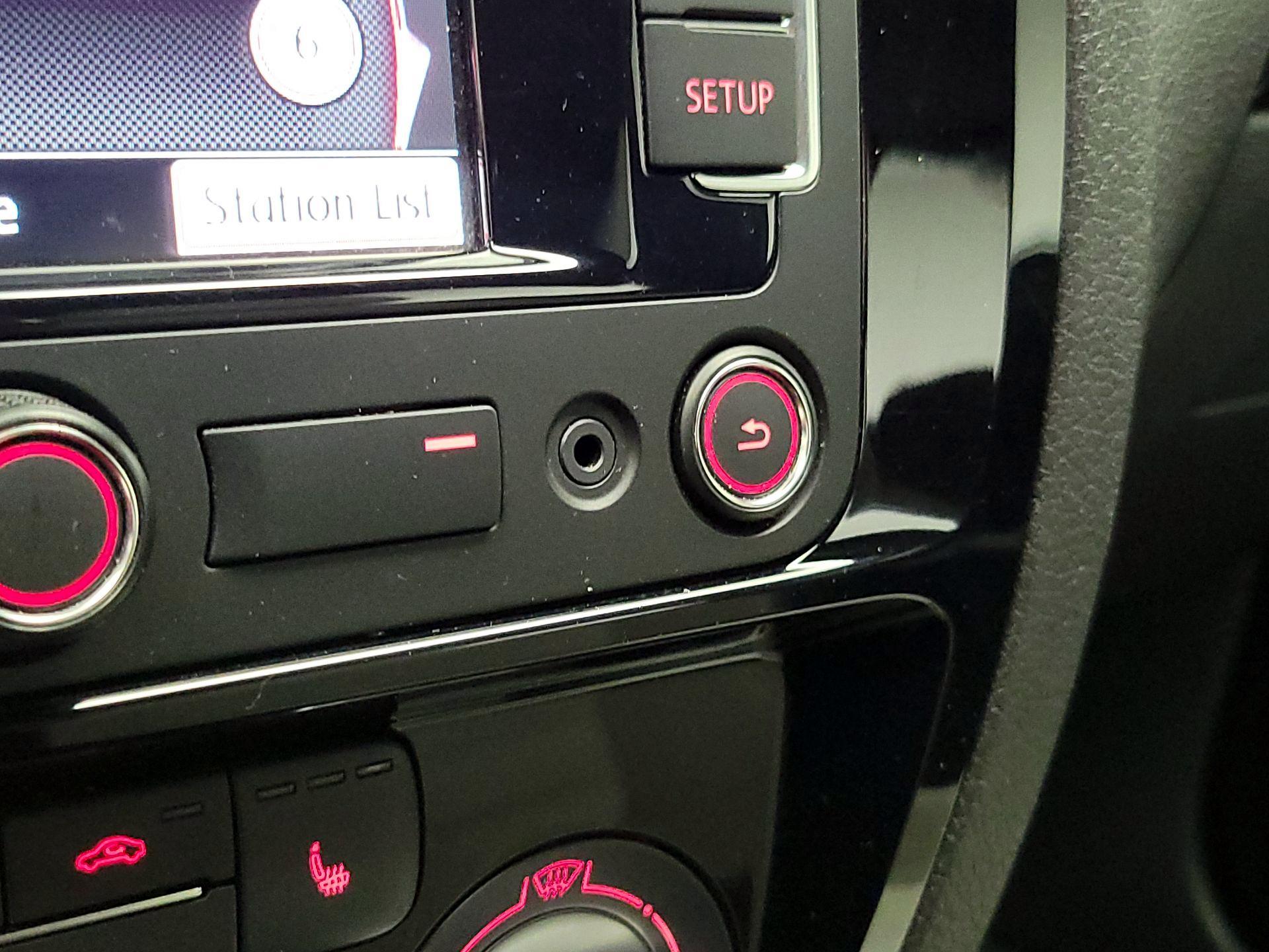 Thumbnail: 2015 Volkswagen Jetta - 19