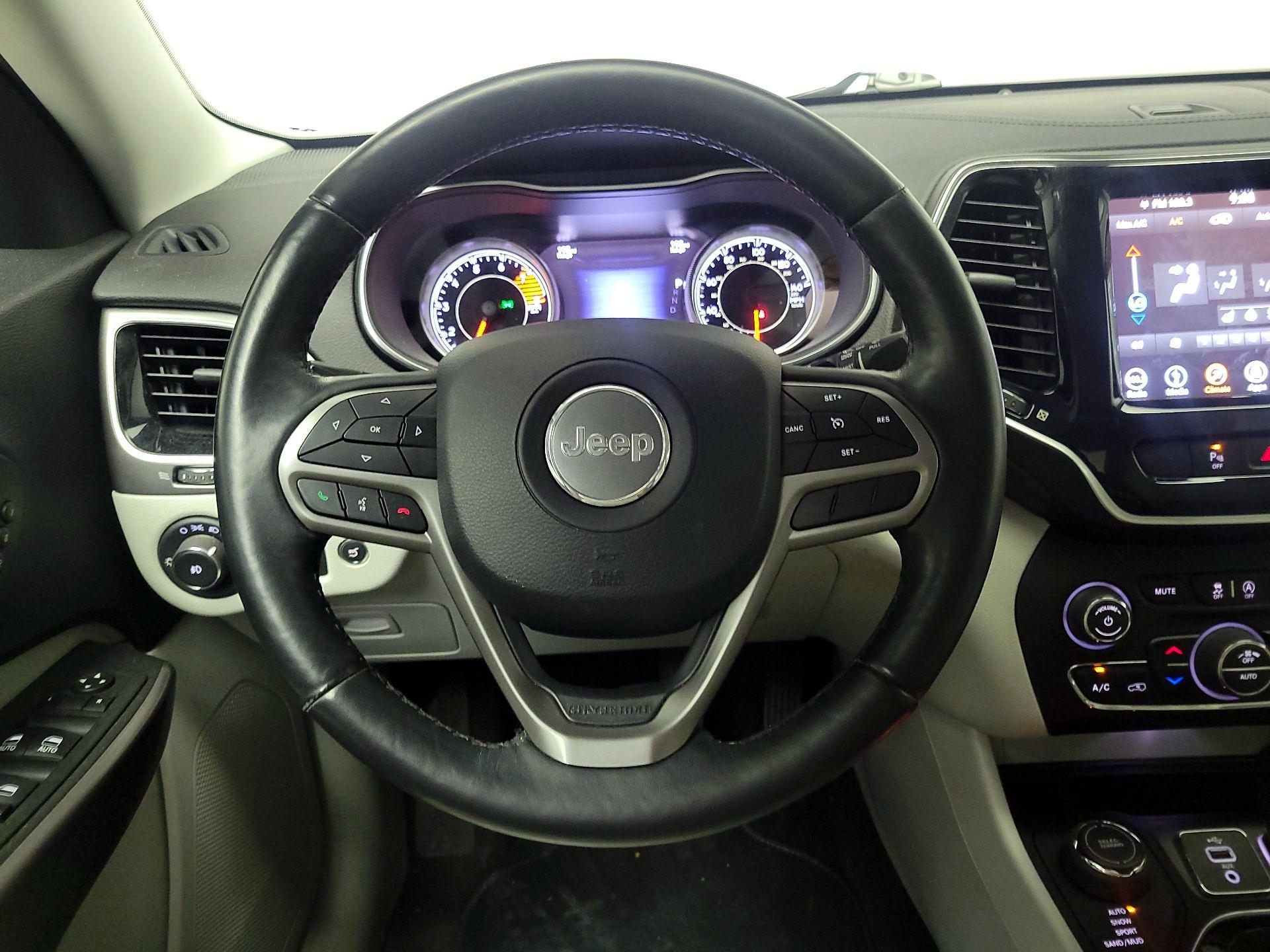 Thumbnail: 2019 Jeep Cherokee - 10