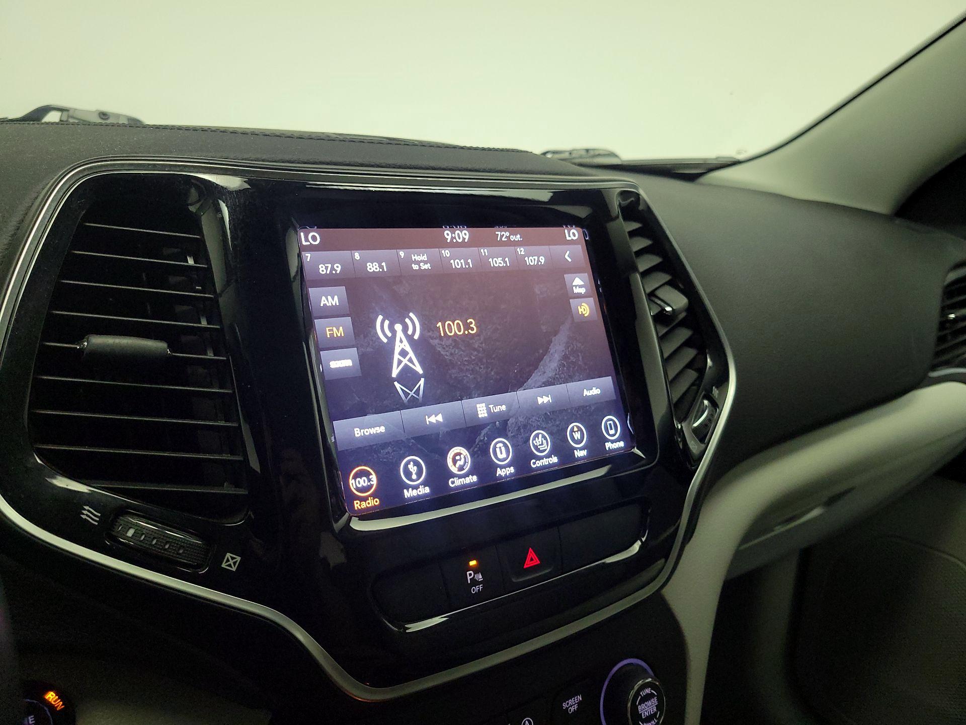 Thumbnail: 2019 Jeep Cherokee - 16