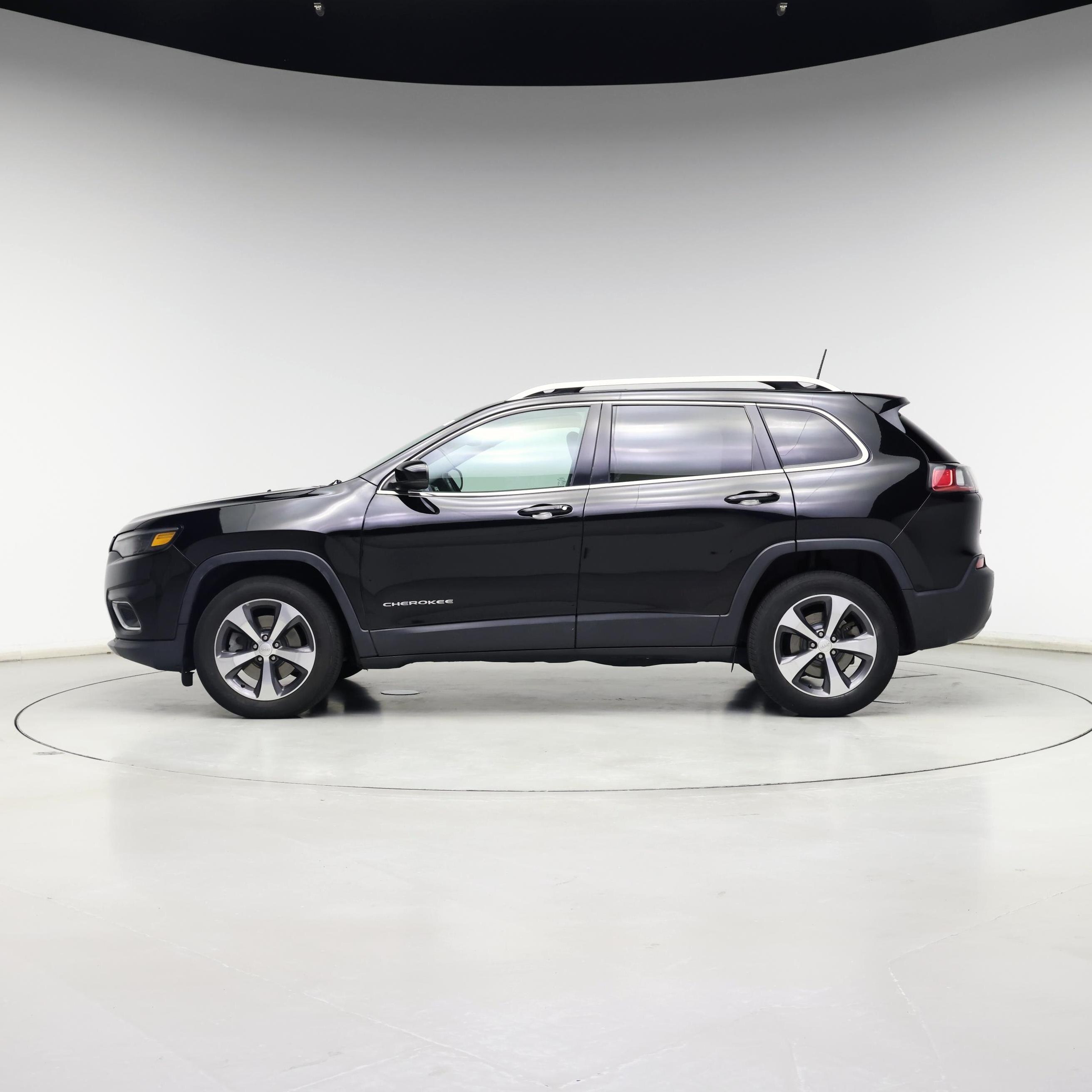 Thumbnail: 2019 Jeep Cherokee - 3