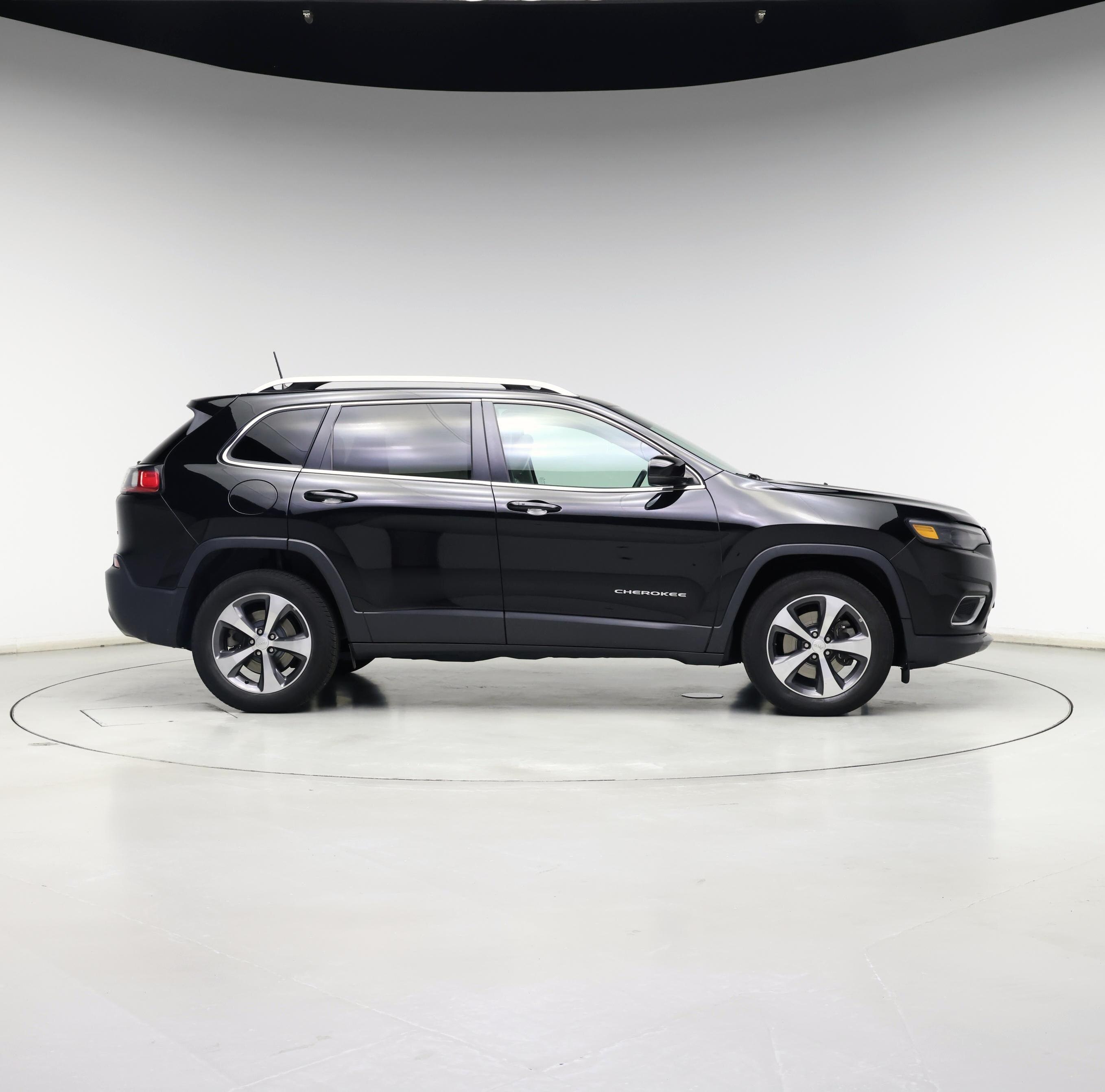 Thumbnail: 2019 Jeep Cherokee - 7