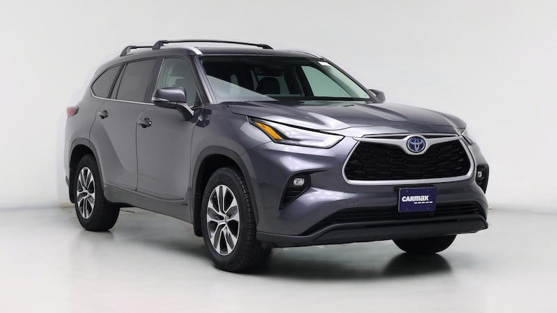 2023 Toyota Highlander XLE Hero Image
