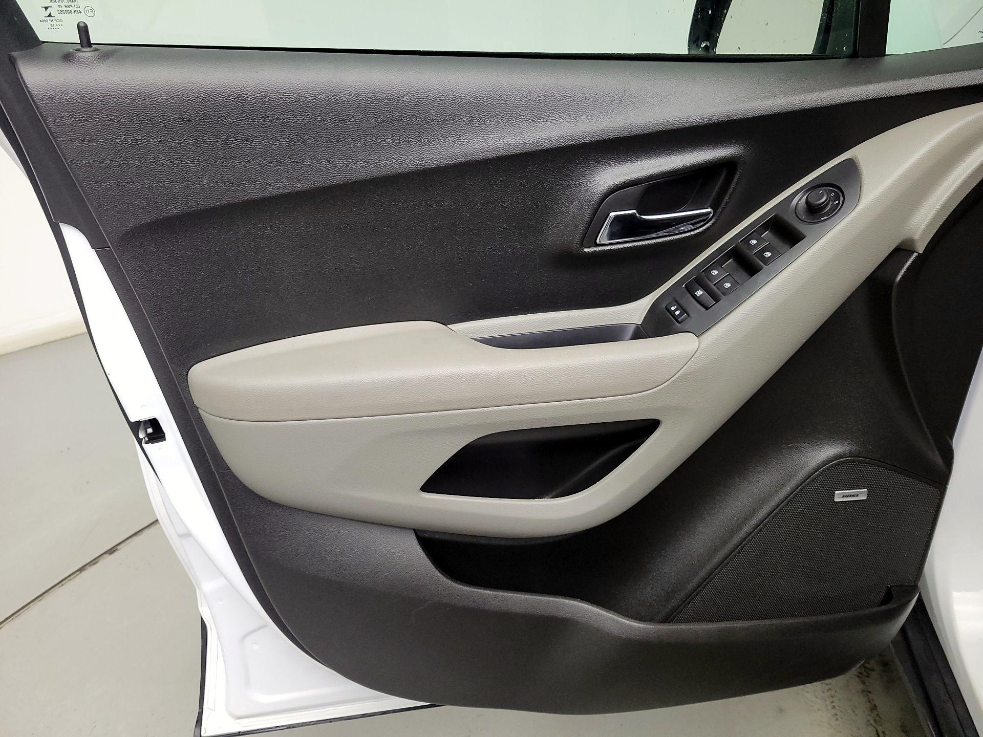 Thumbnail: 2015 Chevrolet Trax - 12