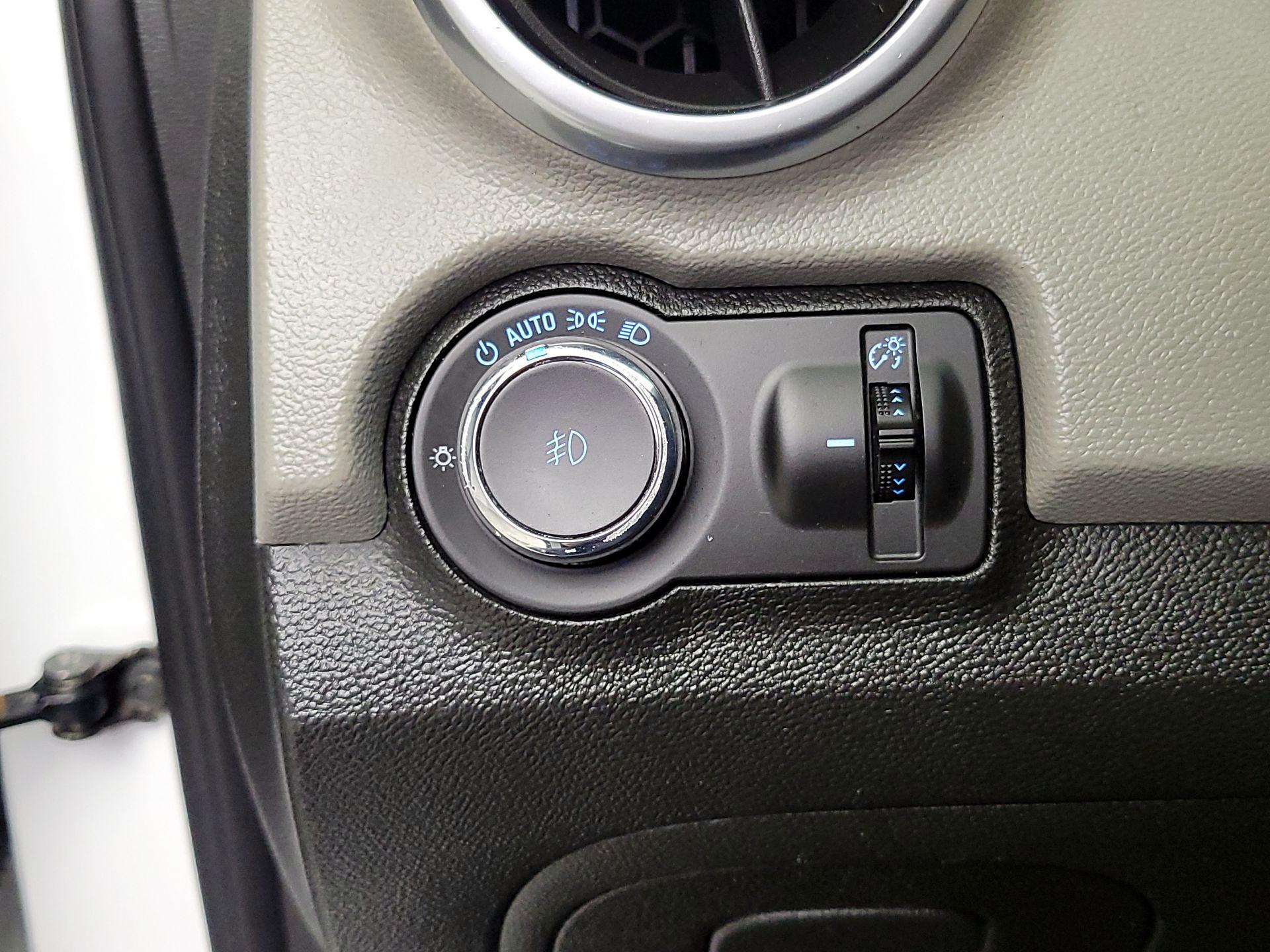Thumbnail: 2015 Chevrolet Trax - 13