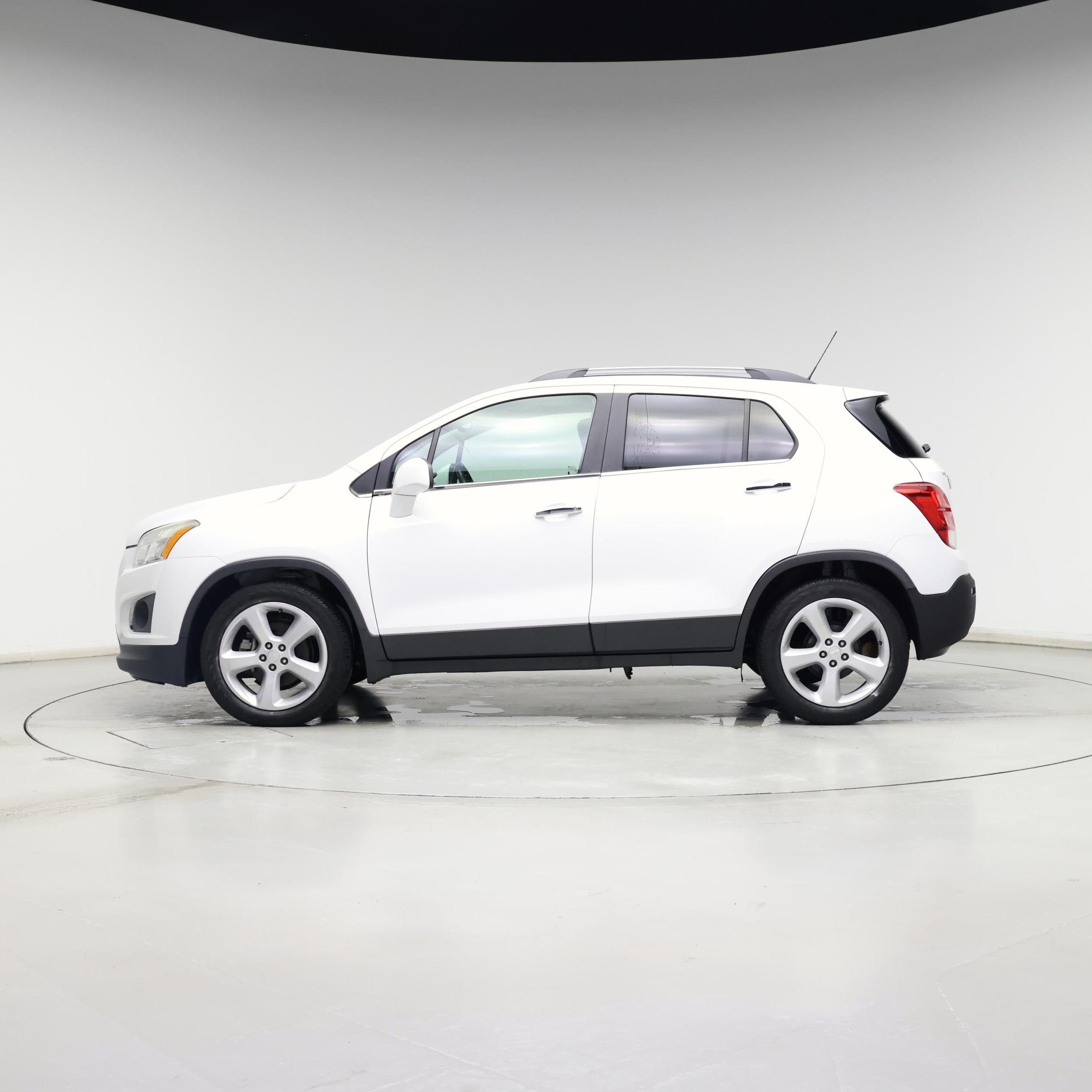 Thumbnail: 2015 Chevrolet Trax - 3