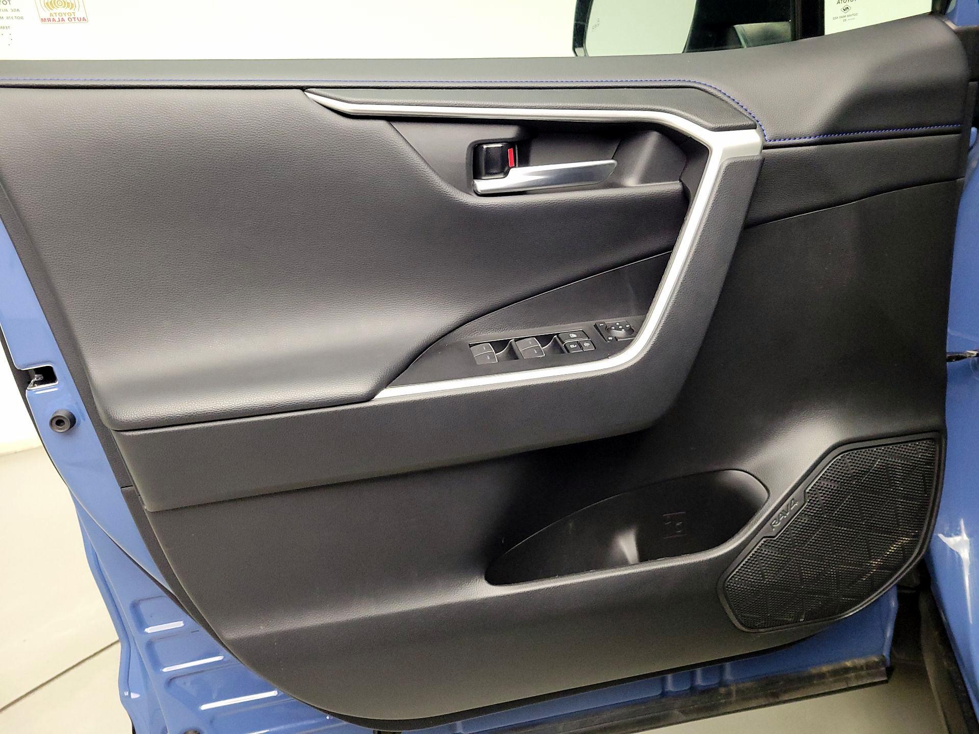 Thumbnail: 2023 Toyota RAV4 - 12