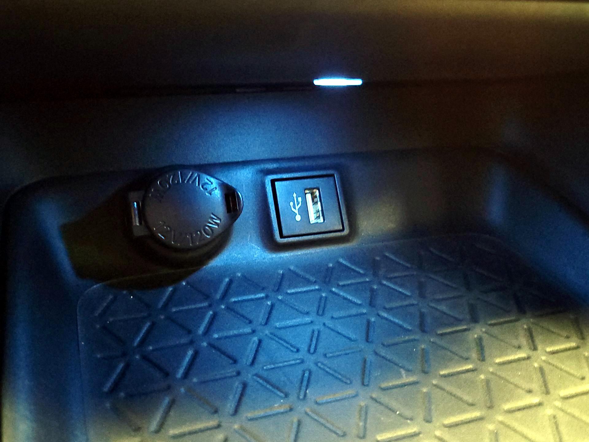 Thumbnail: 2023 Toyota RAV4 - 18