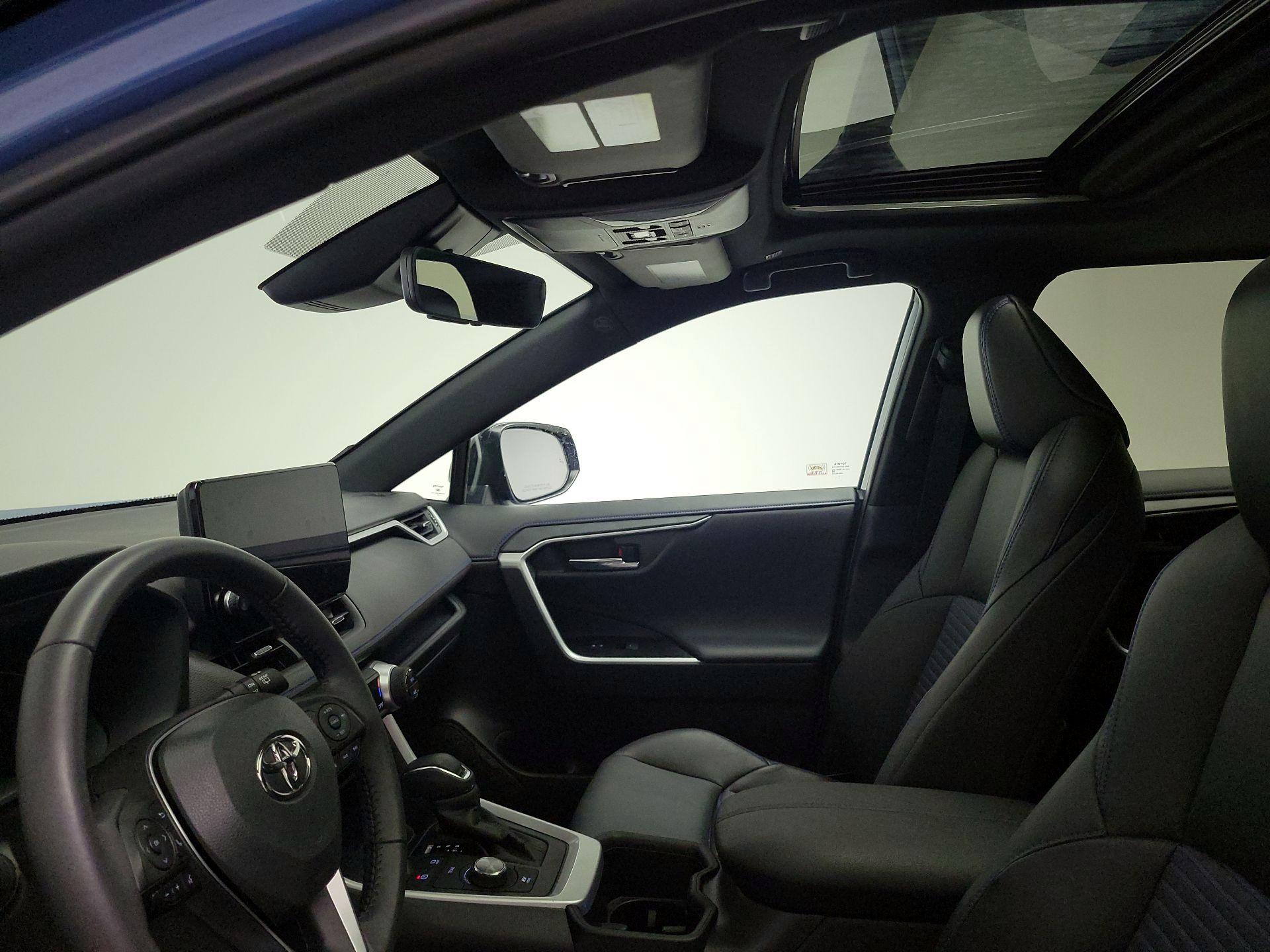 Thumbnail: 2023 Toyota RAV4 - 19