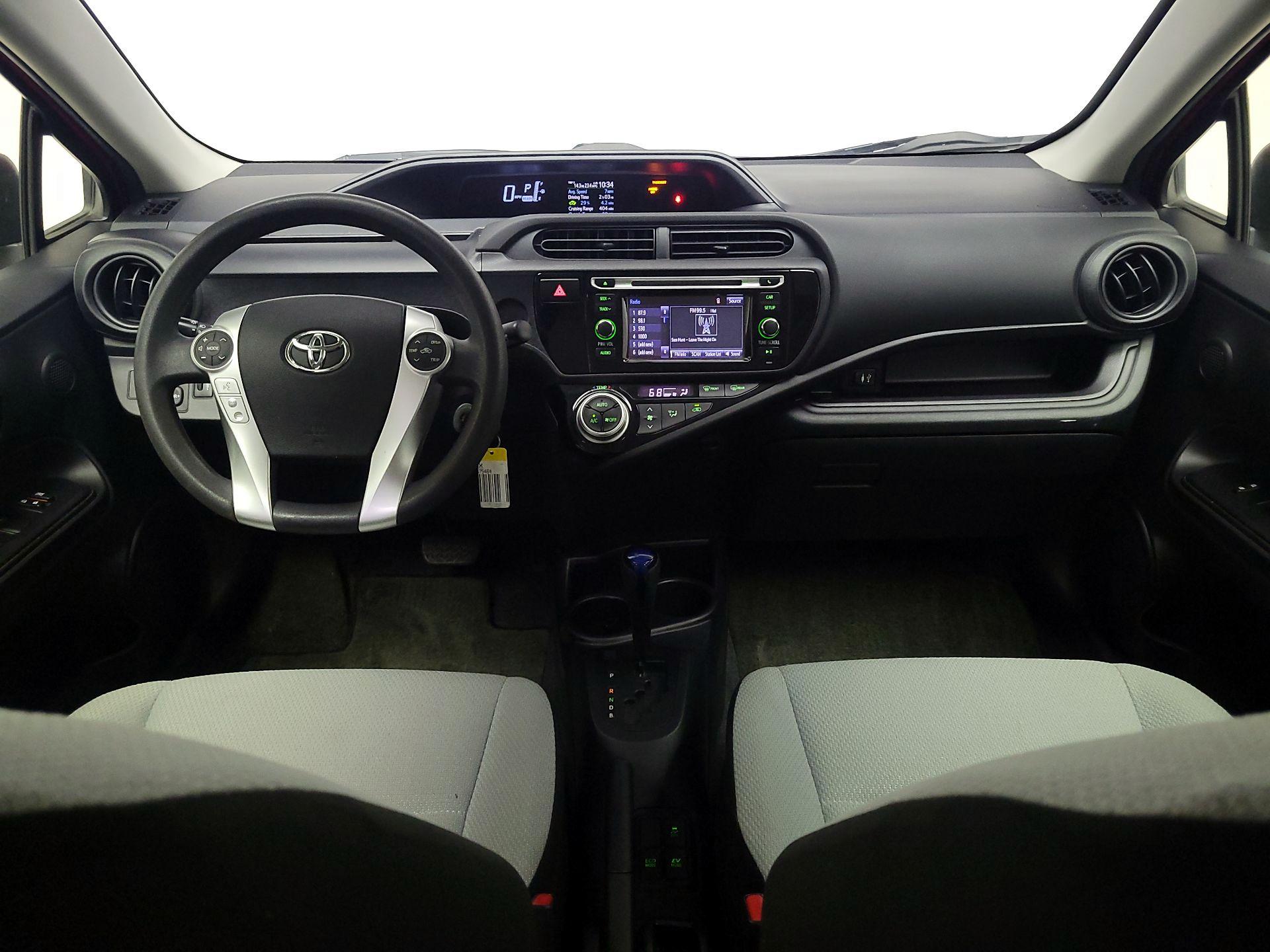 Thumbnail: 2015 Toyota Prius c - 9